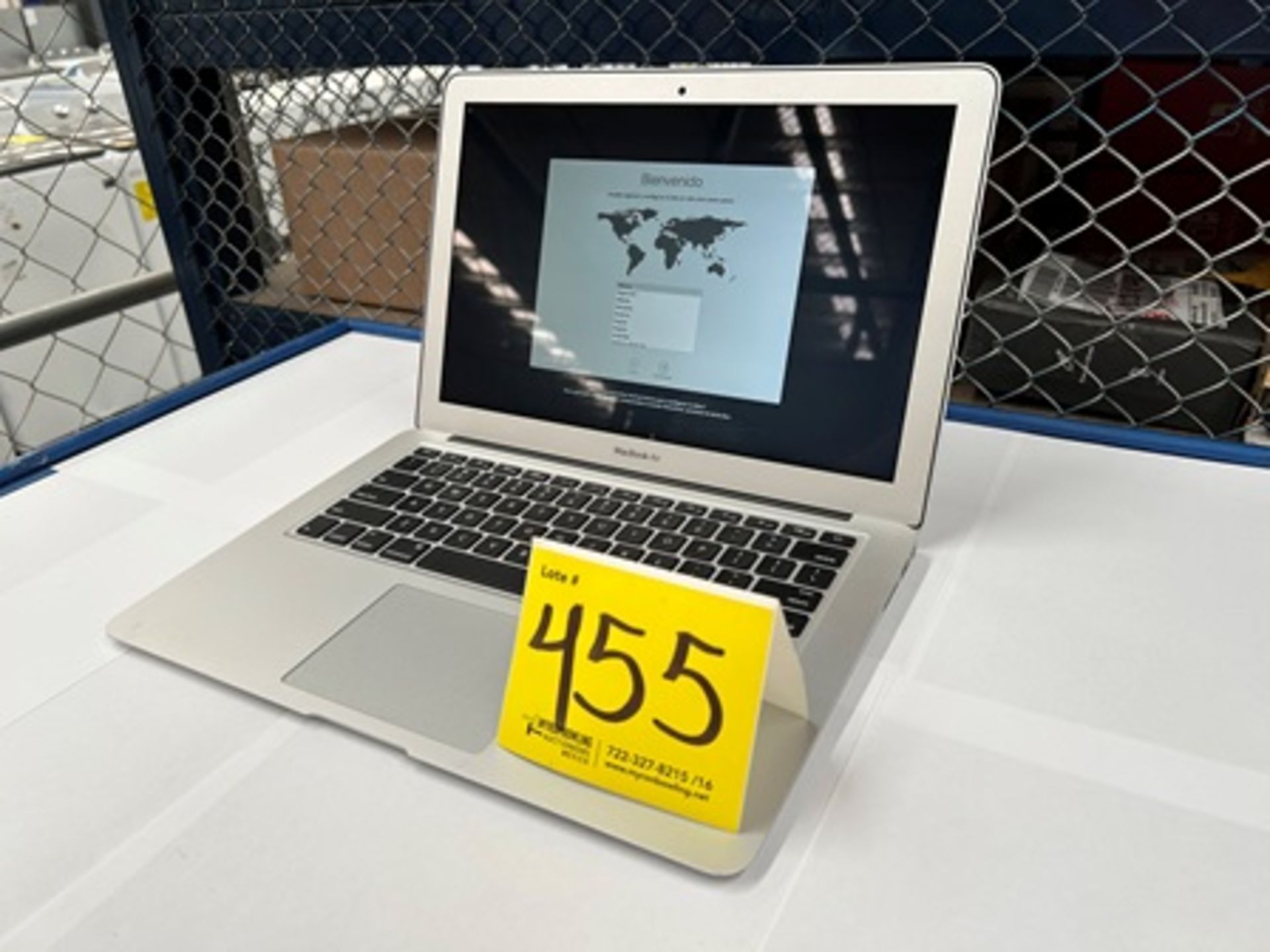 Laptop Marca APPLE, Modelo MACBOOK AIR de13", Serie FVHXWIC9J1WK, 8 GB en RAM, 256 Gb de Almacenami - Image 3 of 7
