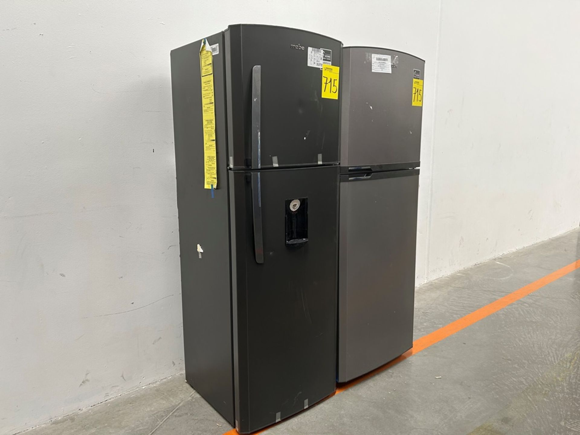 Lote de 2 refrigeradores contiene: 1 refrigerador Marca MABE, Modelo RME360FVMRMA, Serie 816455, Co - Image 3 of 18