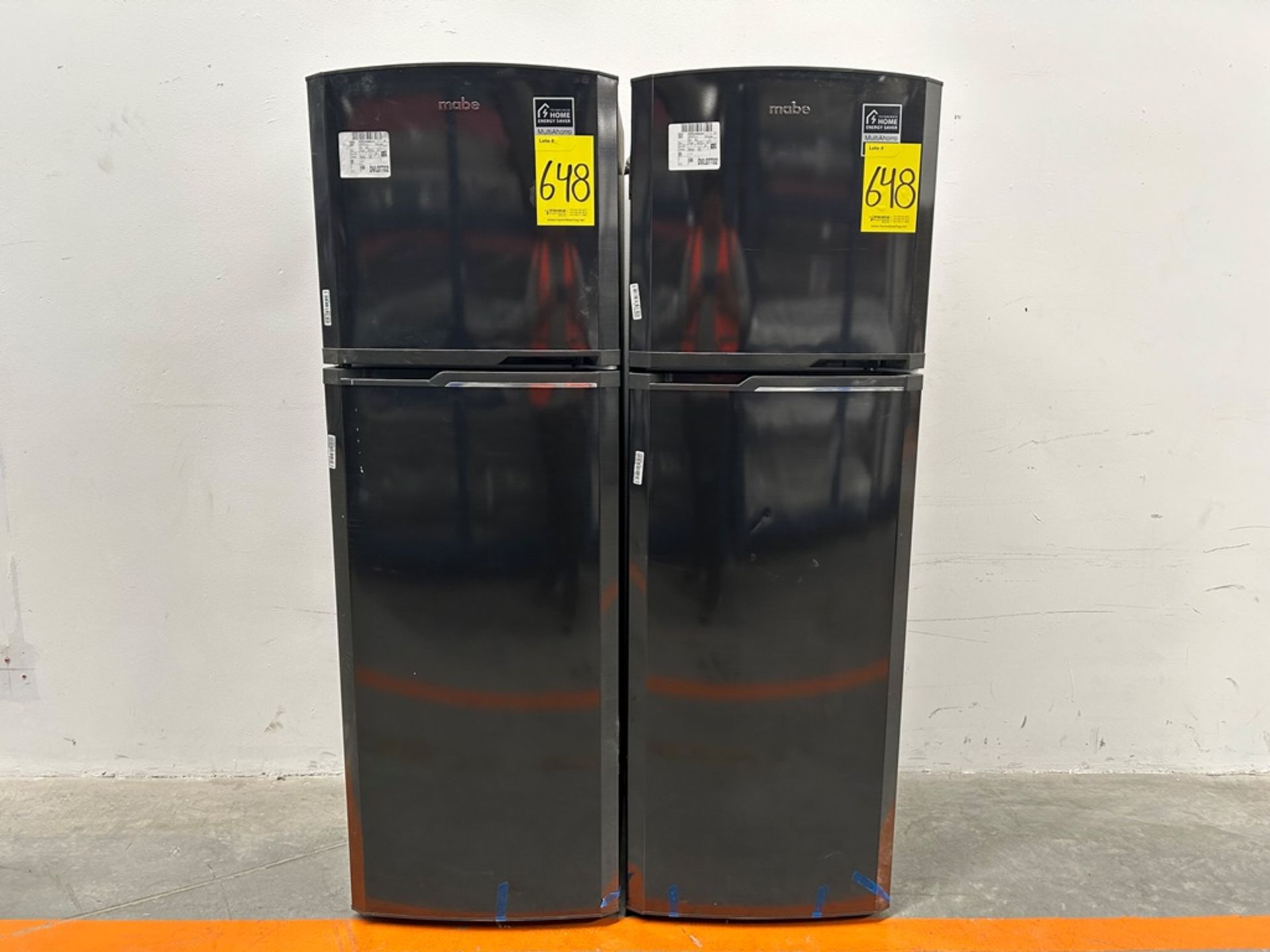 Lote de 2 refrigeradores contiene: 1 refrigerador Marca MABE, Modelo RMA250PVMRP0, Serie 13859, Col
