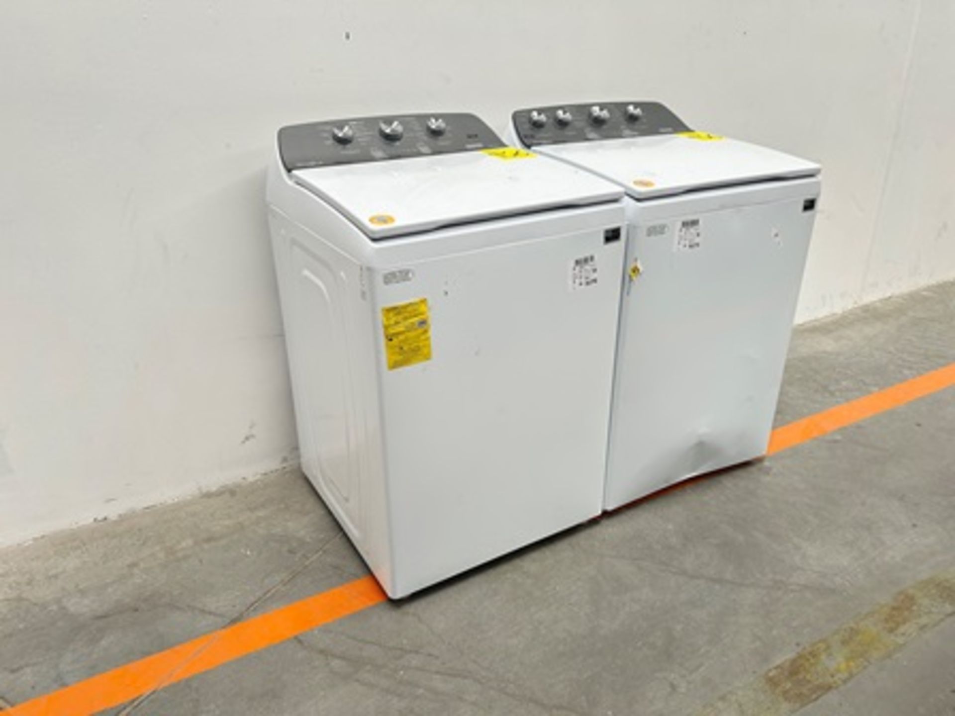 Lote de 2 lavadoras contiene: 1 Lavadora de 22 KG Marca WHIRPOOL, Modelo 8MWTW2224MPM0, Serie 67038 - Image 2 of 10