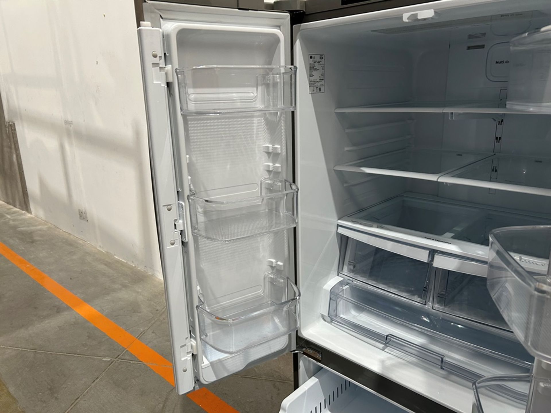 Refrigerador Marca LG, Modelo GF22BGSK, Serie 49652, Color GRIS (Favor de inspeccionar) - Image 6 of 11