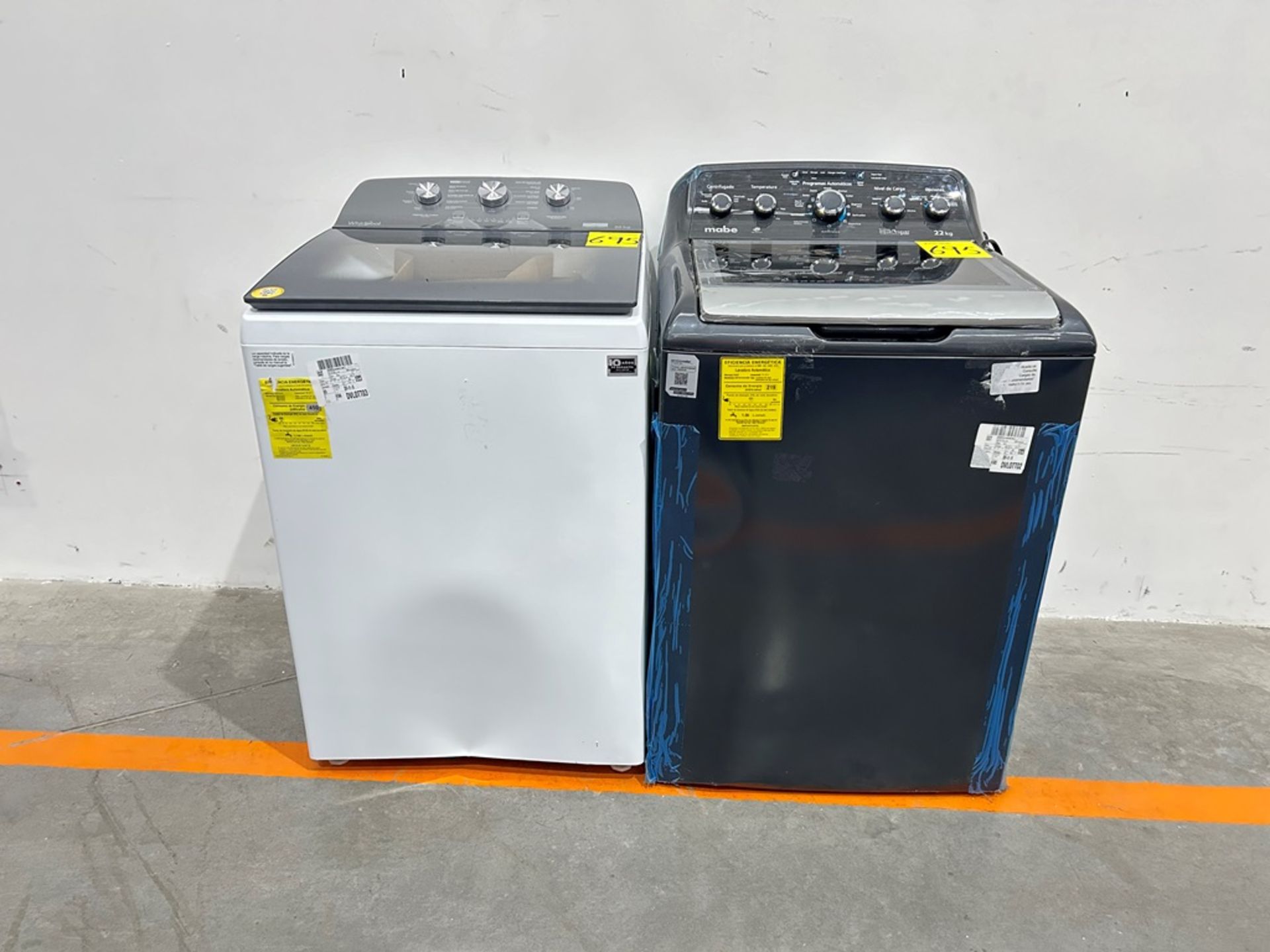 Lote de 2 lavadoras contiene: 1 Lavadora de 22 KG Marca MABE, Modelo LMA72215WDAB00, Serie S23162,