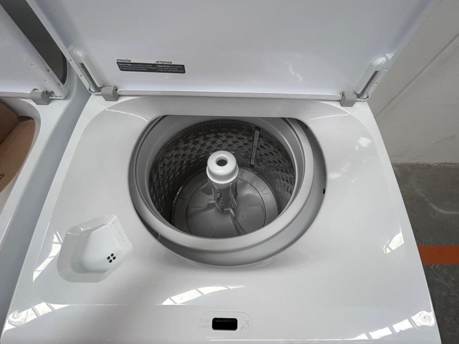 Lote de 2 lavadoras contiene: 1 Lavadora de 18 KG Marca WHIRLPOOL, Modelo 8MWTW1813MJM1 - Image 5 of 10