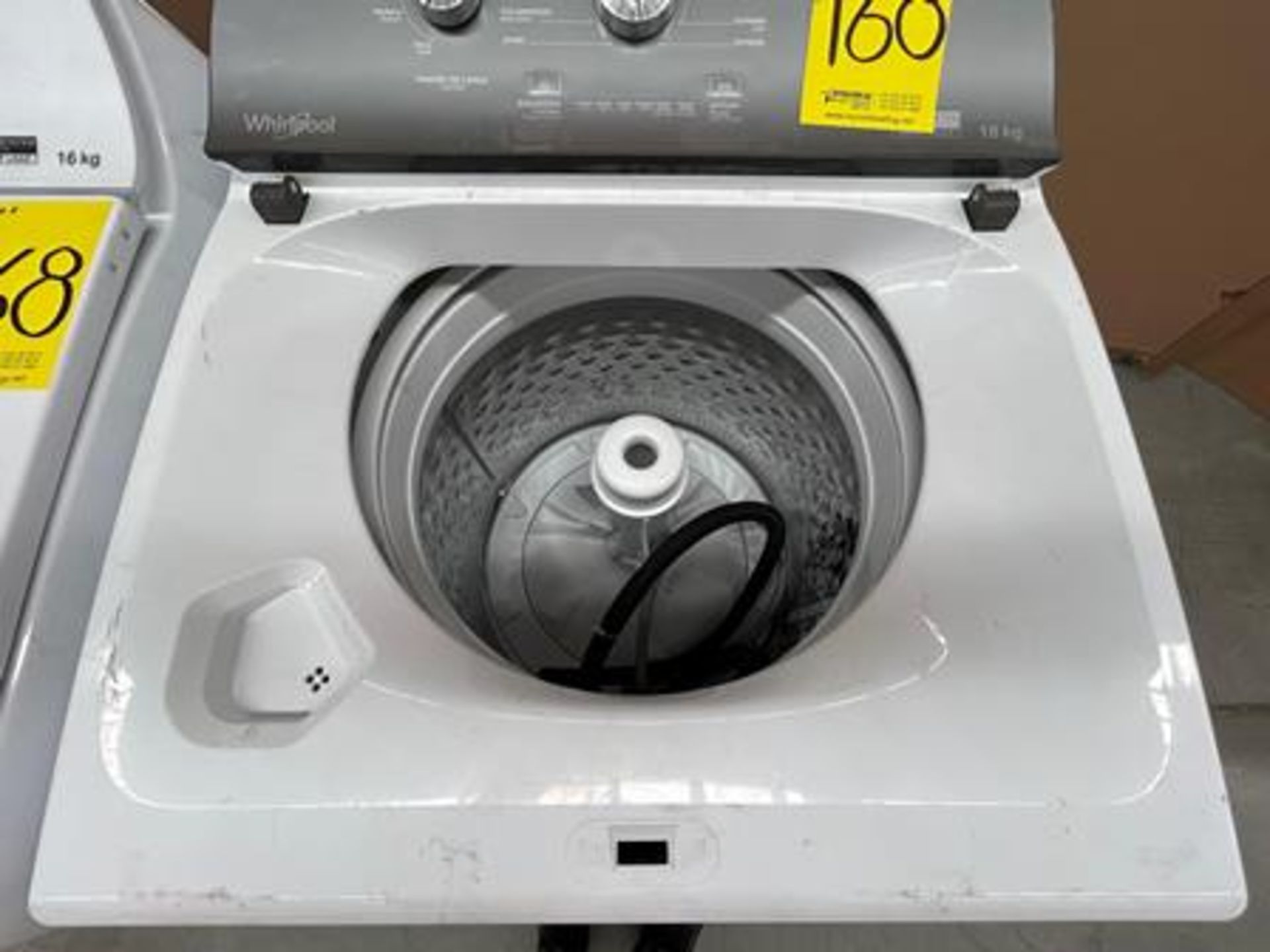 Lote de 2 Lavadoras contiene: 1 Lavadora de 18 KG Marca WHIRPOOL, Modelo 8MWTW1812WPM0, Serie 34719 - Image 4 of 6