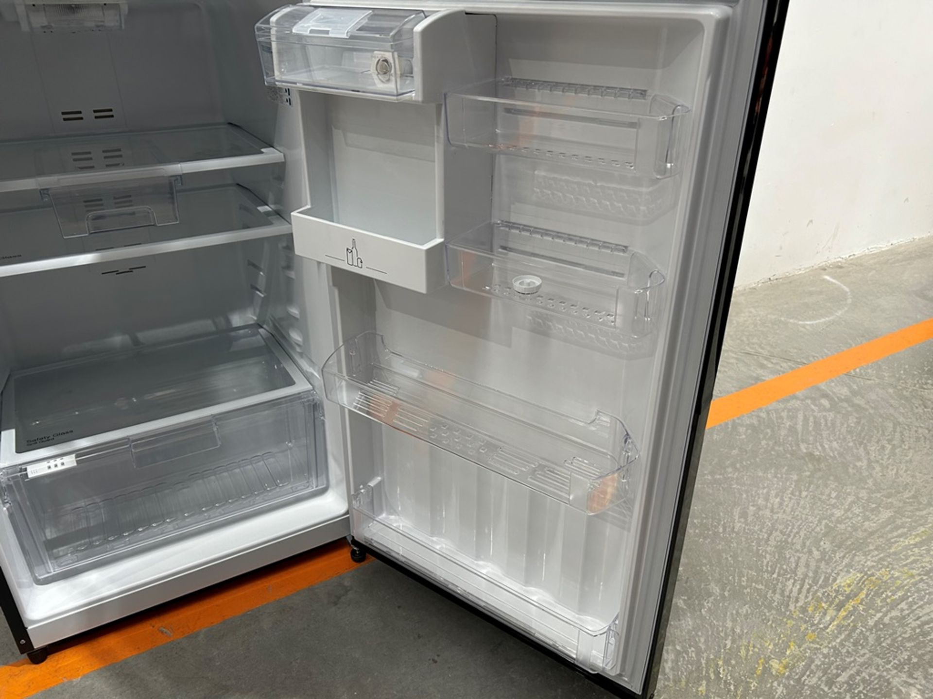 Refrigerador con dispensador de agua Marca MABE, Modelo RMS510IAMRP, Serie 06841, Color NEGRO - Image 8 of 12