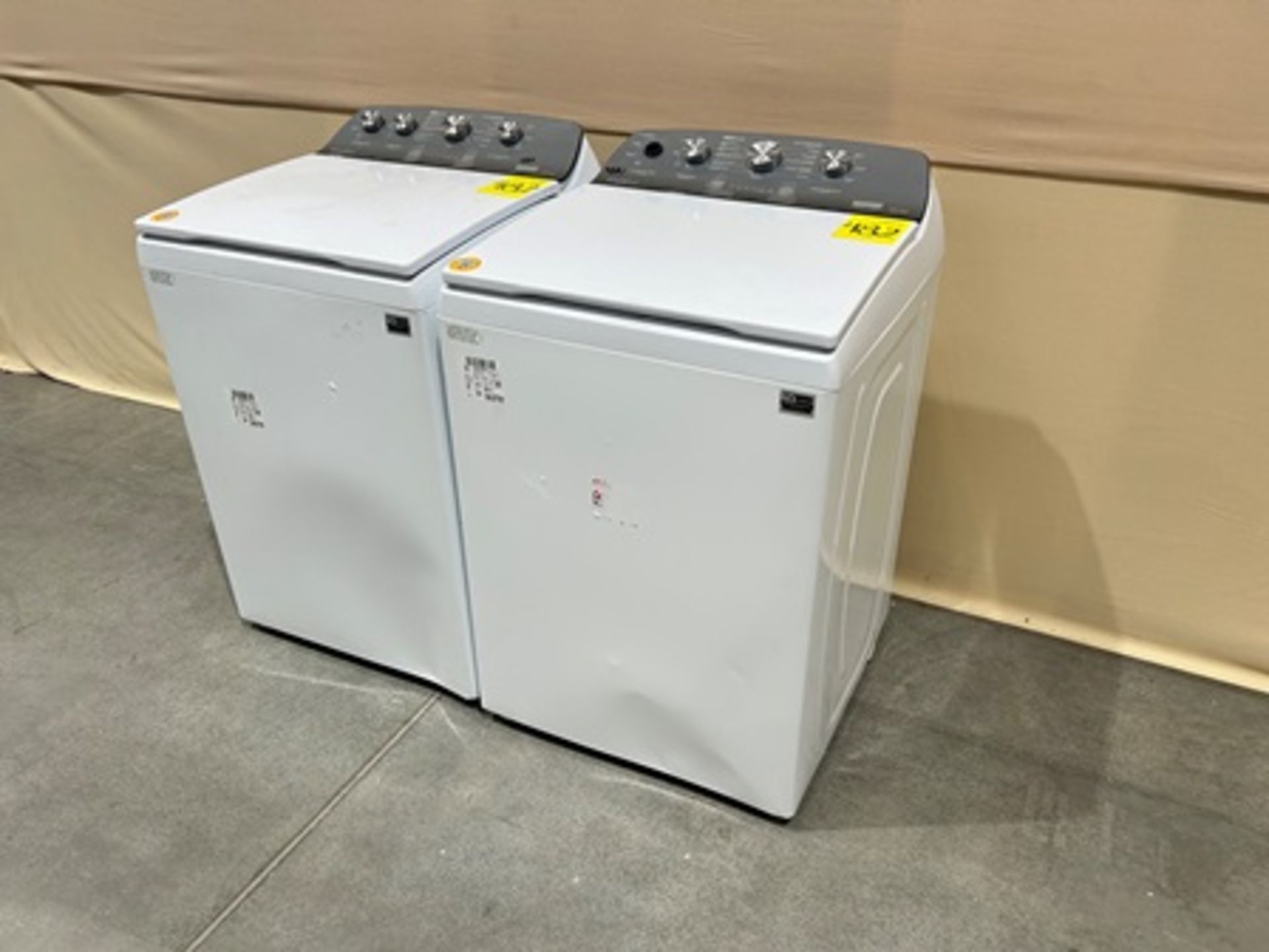 Lote de 2 lavadoras contiene: 1 Lavadora de 22 KG Marca WHIRPOOL, Modelo 8MWTW2224MPM0, Serie 56398 - Image 3 of 10