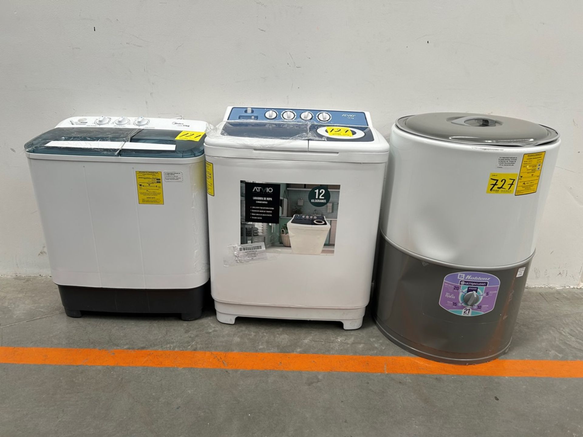 Lote de 3 lavadoras contiene: 1 Lavadora de 21 KG, Marca KOBLENZ, Modelo LRKF21P, Serie 31522, Colo