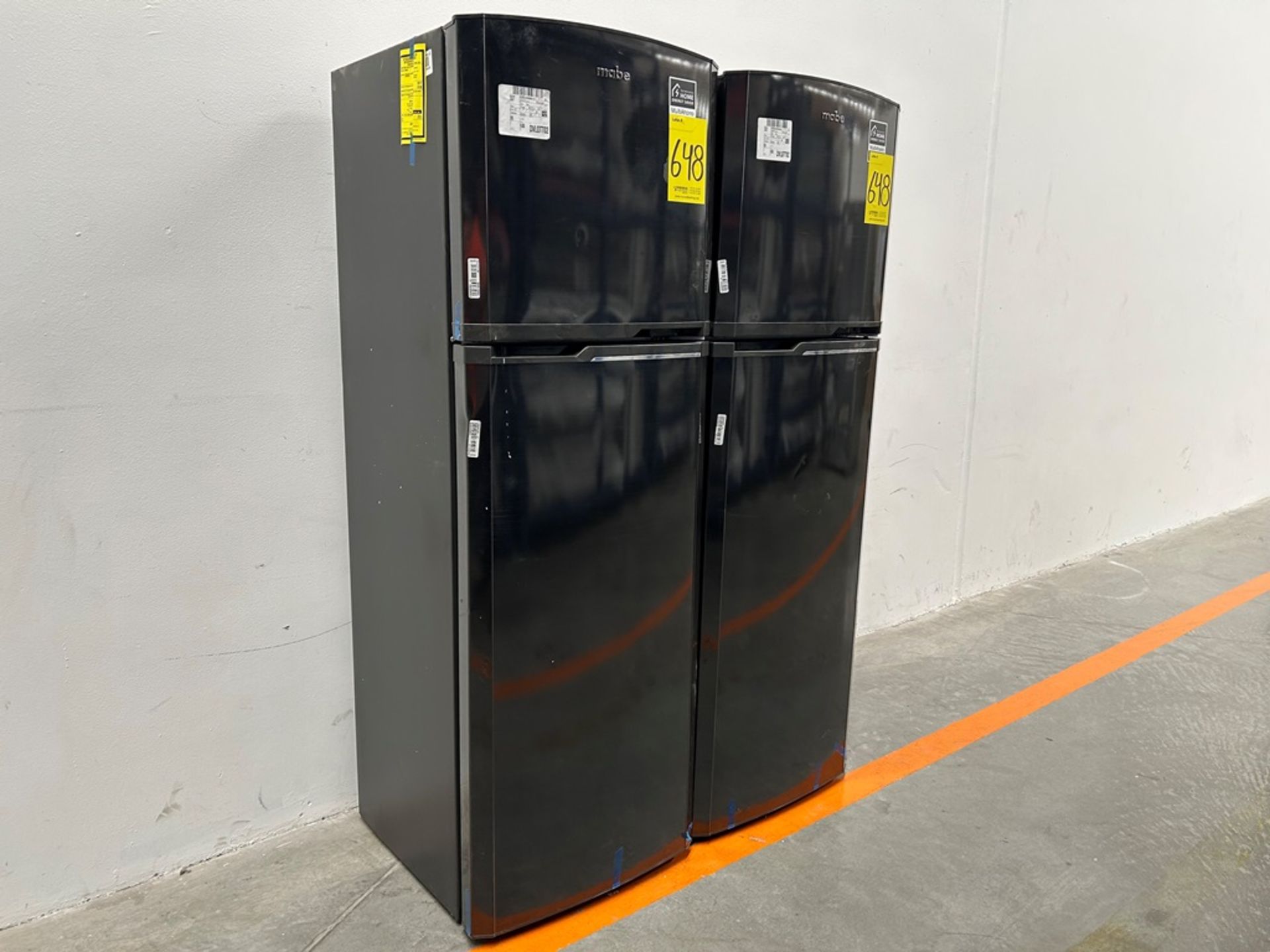 Lote de 2 refrigeradores contiene: 1 refrigerador Marca MABE, Modelo RMA250PVMRP0, Serie 13859, Col - Image 3 of 18