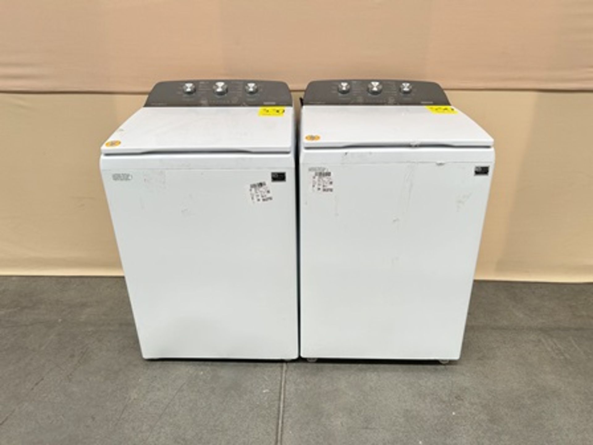 Lote de 2 lavadoras contiene: 1 Lavadora de 18 KG Marca WHIRPOOL, Modelo 8MWTW1813MJM1, Serie 44640