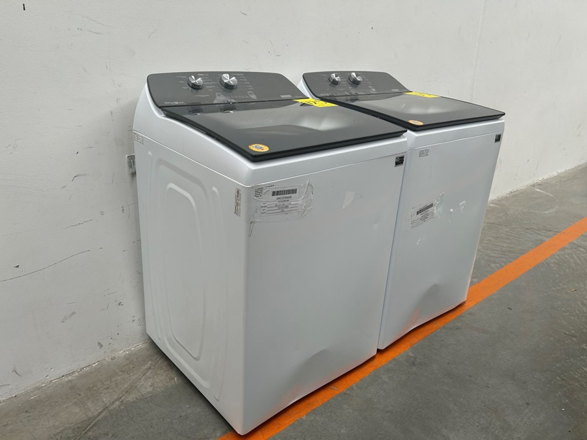 Lote de 2 lavadoras contiene: 1 Lavadora de 18 KG, Marca WHIRPOOL, Modelo 8MWTW1812WPM0, Serie 7433 - Image 3 of 10