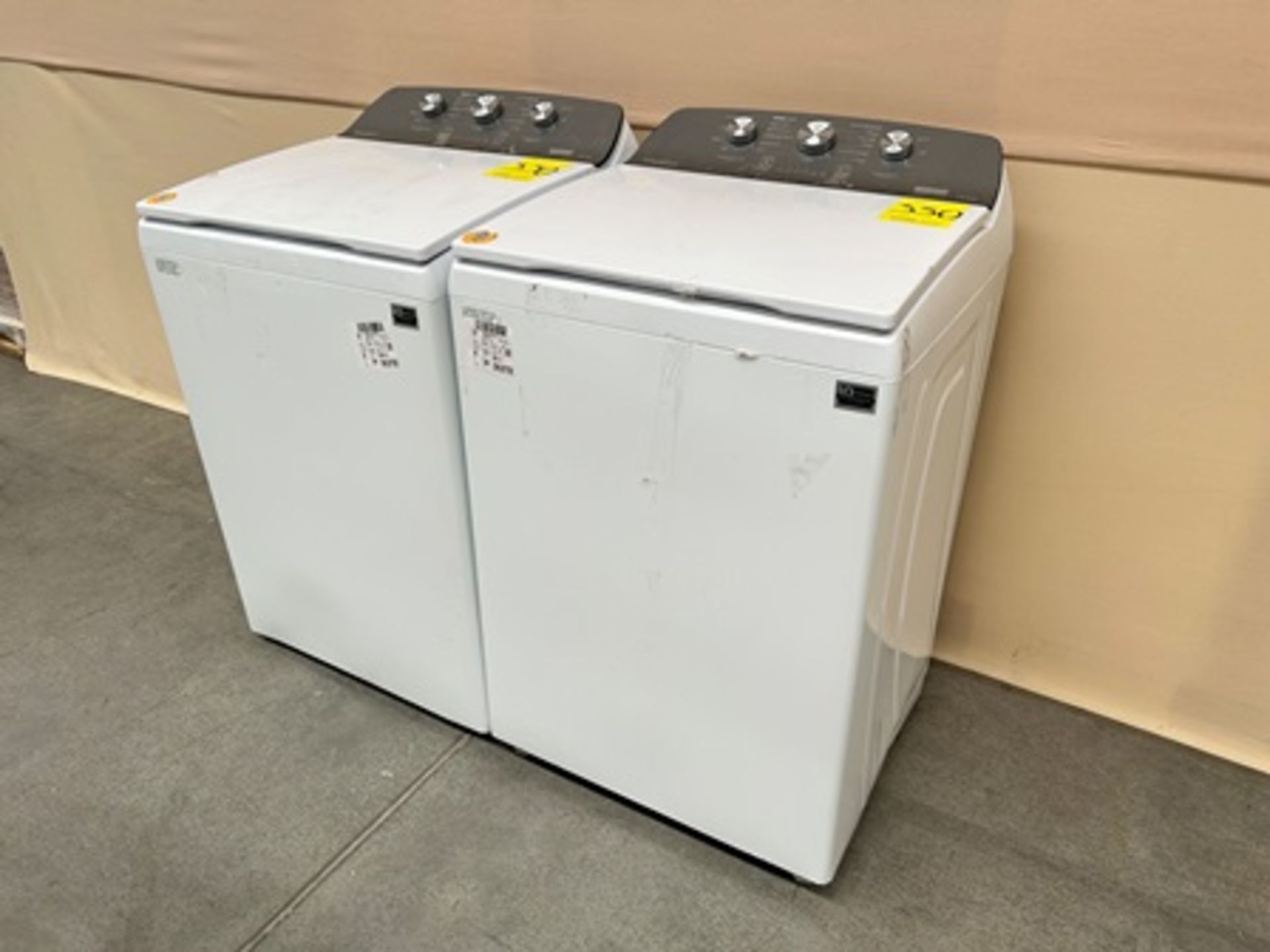 Lote de 2 lavadoras contiene: 1 Lavadora de 18 KG Marca WHIRPOOL, Modelo 8MWTW1813MJM1, Serie 44640 - Image 3 of 6