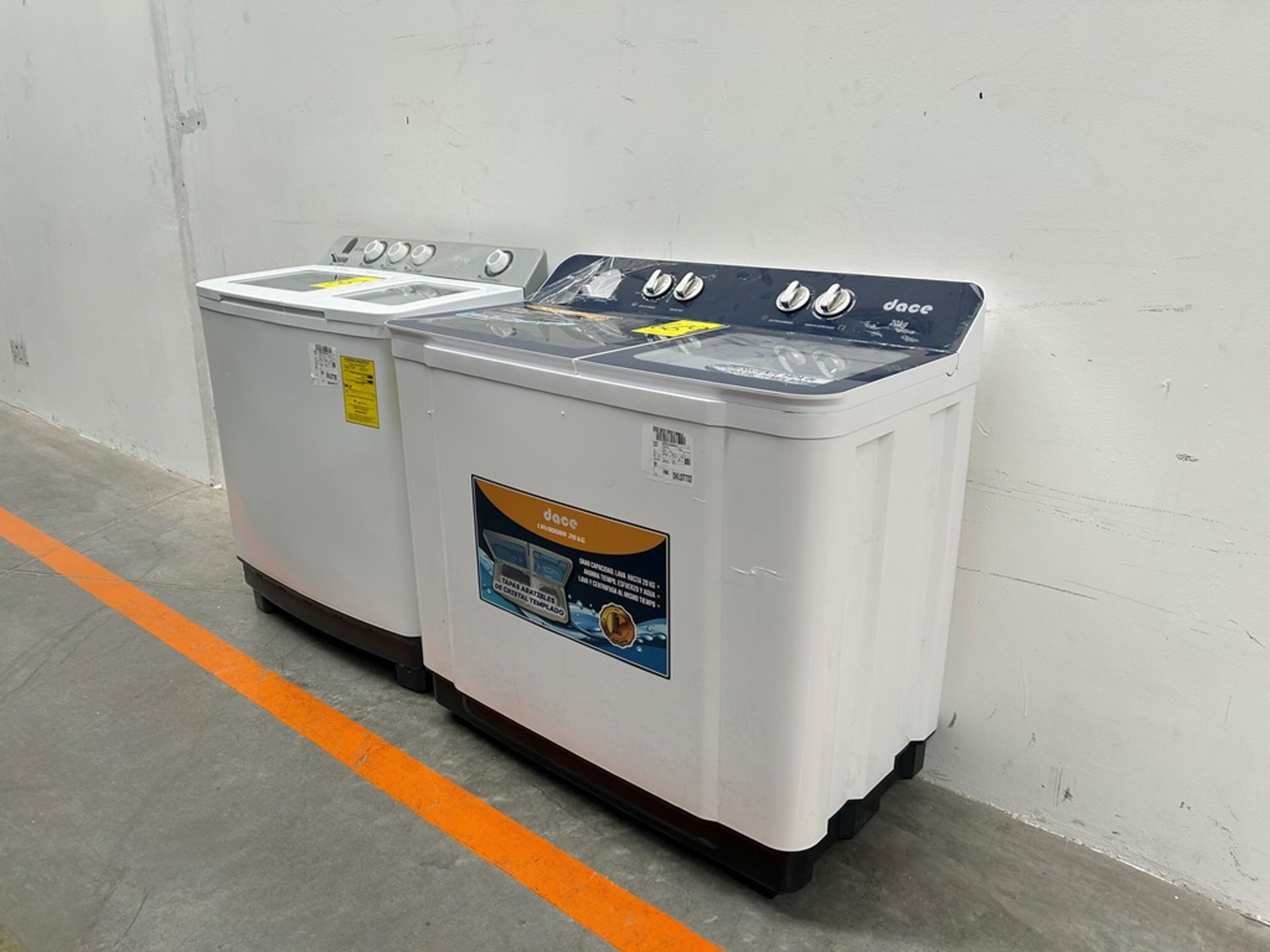 Lote de 2 lavadoras contiene: 1 Lavadora de 20 KG, Marca DACE, Modelo LS2002C, Serie 9669, Color BL - Image 2 of 8