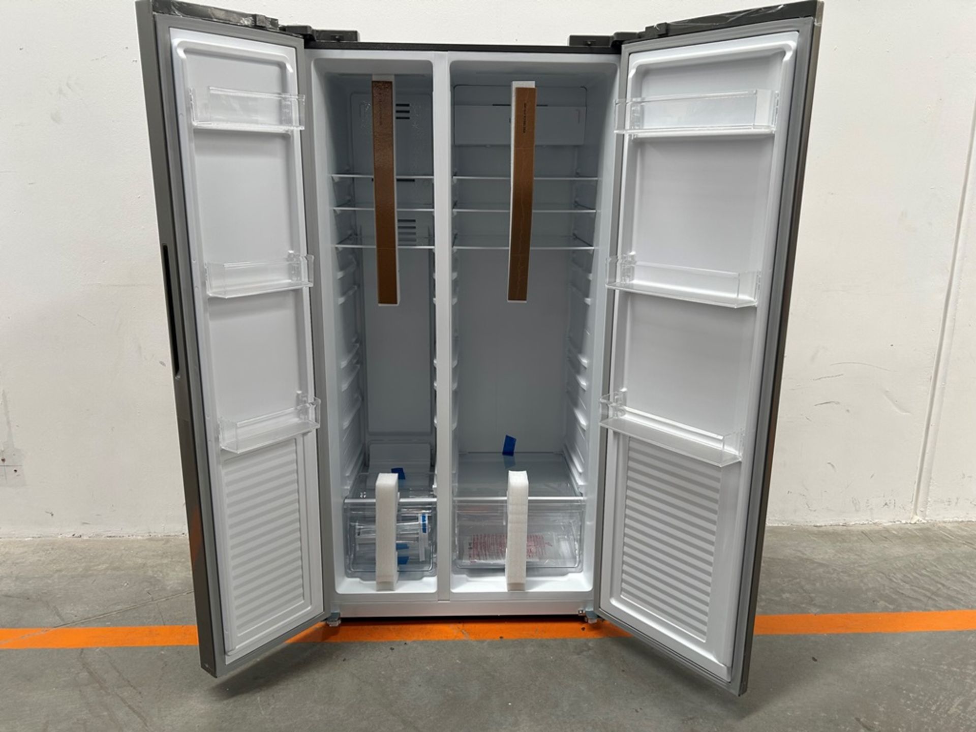 Refrigerador Marca OSTER Modelo OSSBSMV20SSEVI, Serie 160268, Color GRIS (Favor de inspeccionar) - Image 4 of 8
