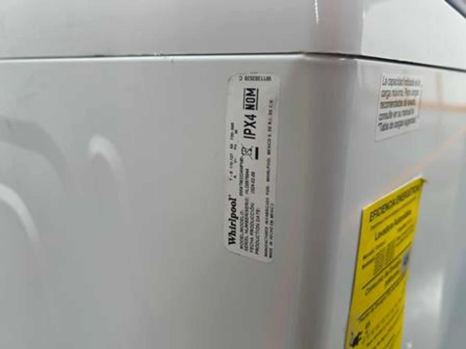 Lote de 2 lavadoras, Contiene: 1 lavadora de 20 Kg Marca WHIRLPOOL, Modelo 8MWTW2024WLG0, Serie 909 - Image 9 of 10