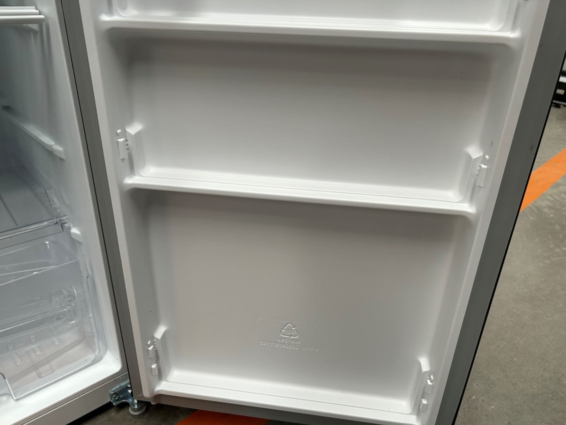 Lote de 2 refrigeradores contiene: 1 refrigerador con dispensador de agua Marca ATVIO, Modelo AT66U - Image 8 of 20