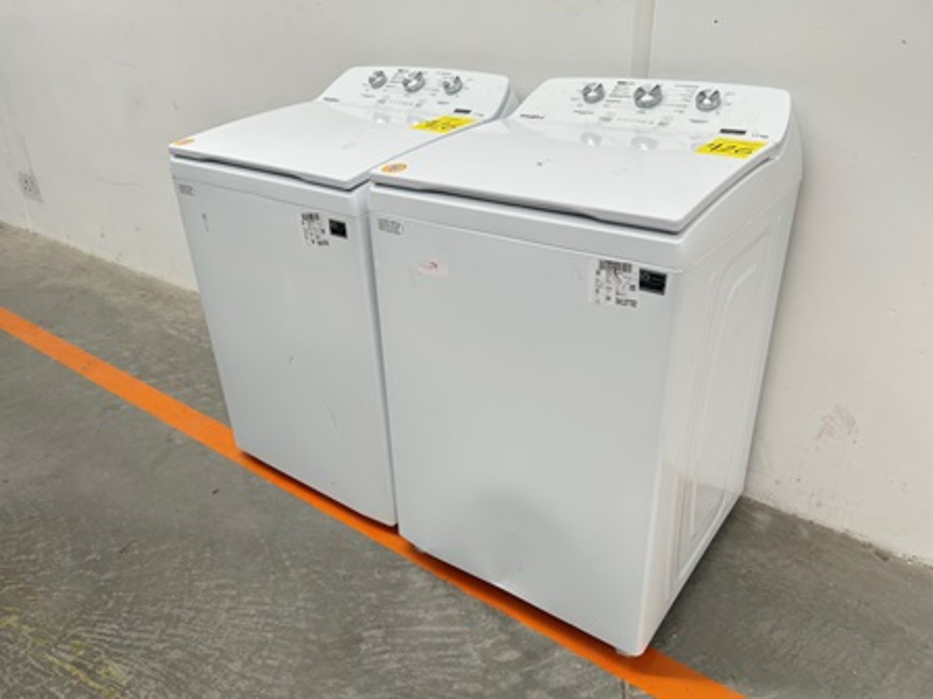 Lote de 2 lavadoras contiene: 1 Lavadora de 17 KG Marca WHIRLPOOL, Modelo 8MWTW1713MJQ1, Serie 5526 - Image 2 of 10