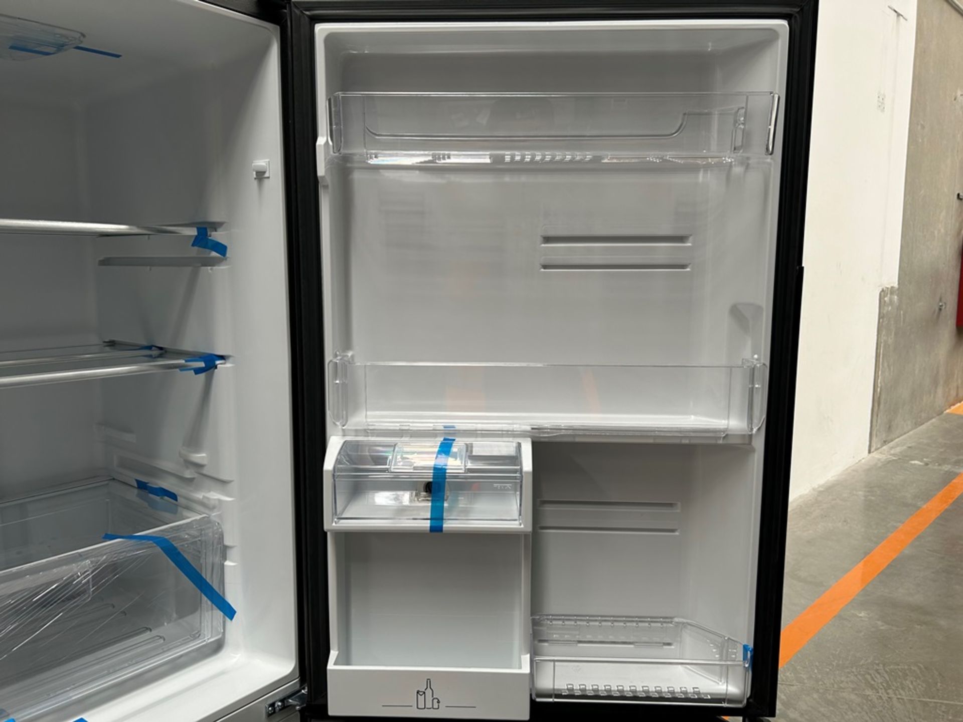 Refrigerador con dispensador de agua Marca MABE, Modelo RMS510IJMRP, Serie 407168, Color NEGRO (Fav - Image 6 of 12