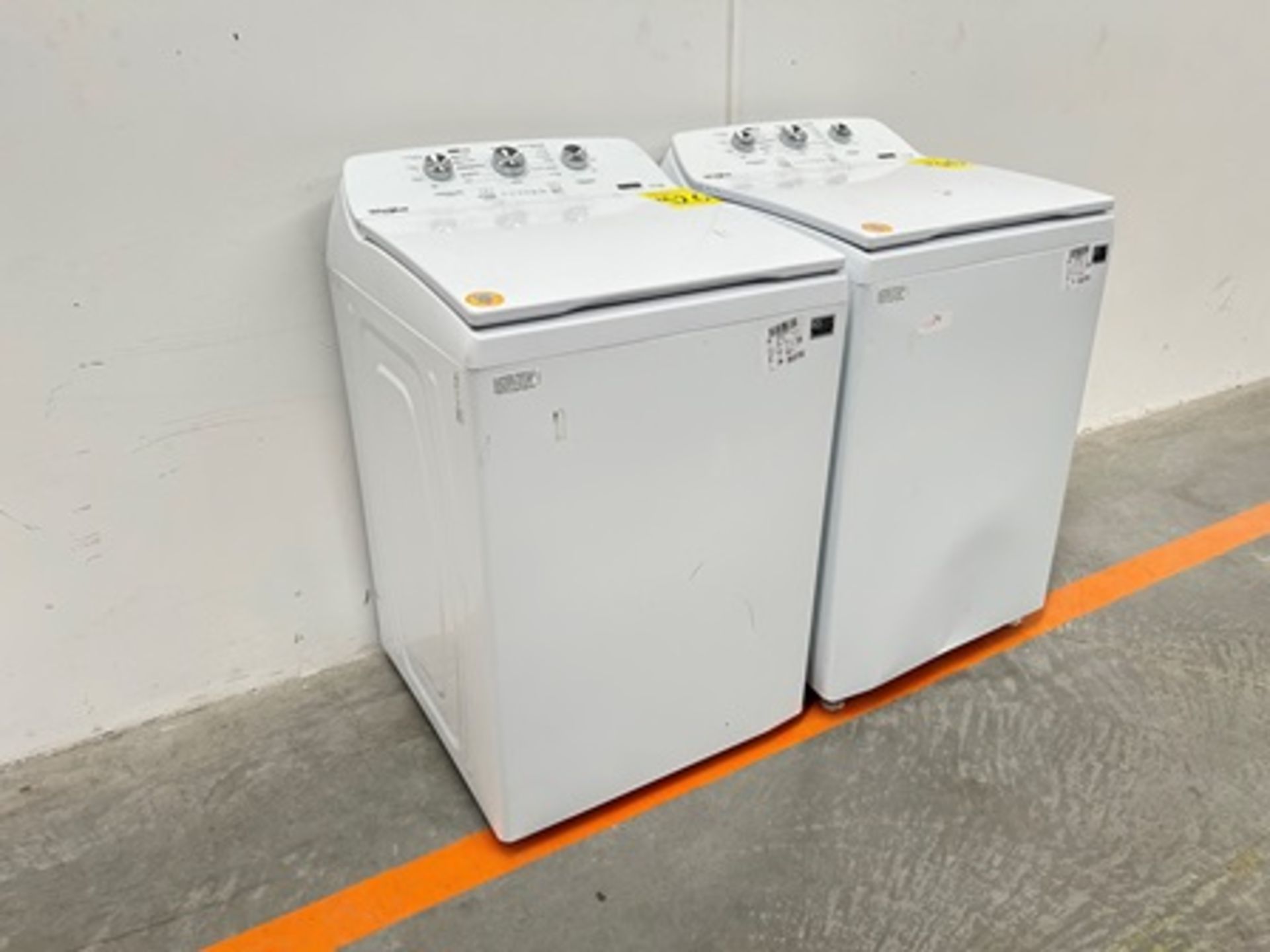 Lote de 2 lavadoras contiene: 1 Lavadora de 17 KG Marca WHIRLPOOL, Modelo 8MWTW1713MJQ1, Serie 5526 - Image 3 of 10