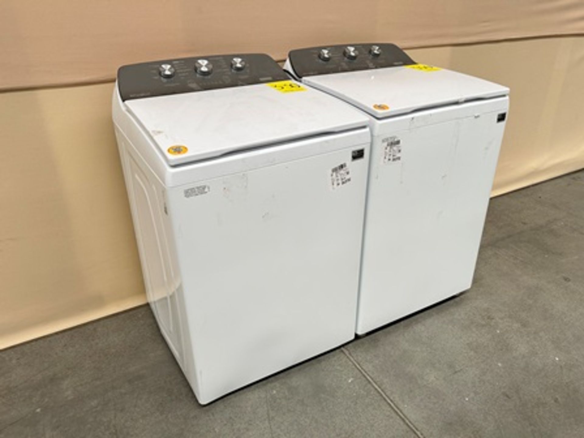 Lote de 2 lavadoras contiene: 1 Lavadora de 18 KG Marca WHIRPOOL, Modelo 8MWTW1813MJM1, Serie 44640 - Image 2 of 6