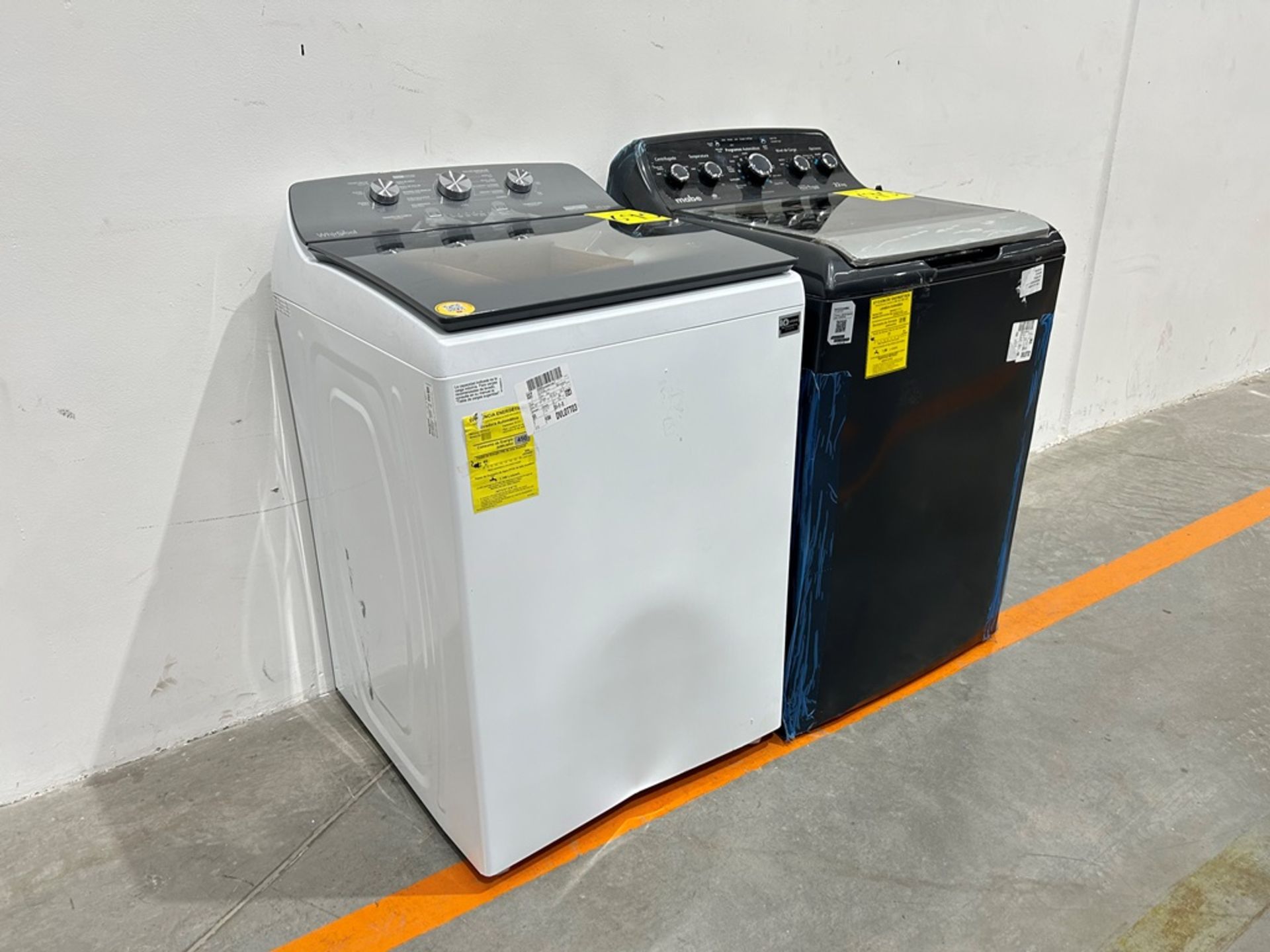 Lote de 2 lavadoras contiene: 1 Lavadora de 22 KG Marca MABE, Modelo LMA72215WDAB00, Serie S23162, - Image 2 of 10