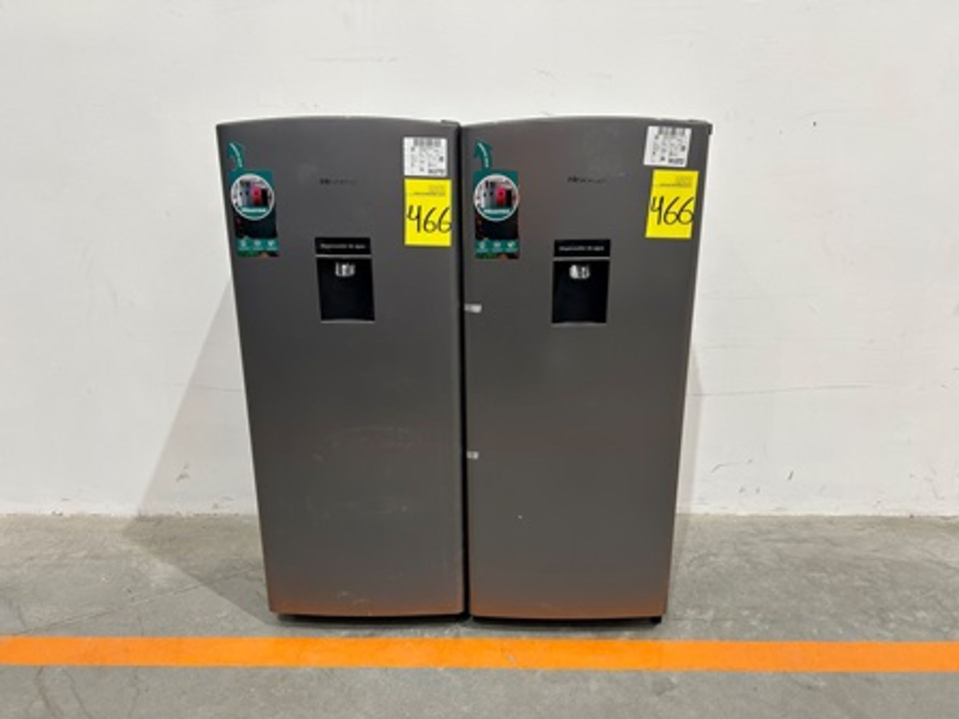Lote de 2 refrigeradores contiene: 1 refrigerador Marca HISENSE, Modelo RR63D6WGX, Serie E20878, Co