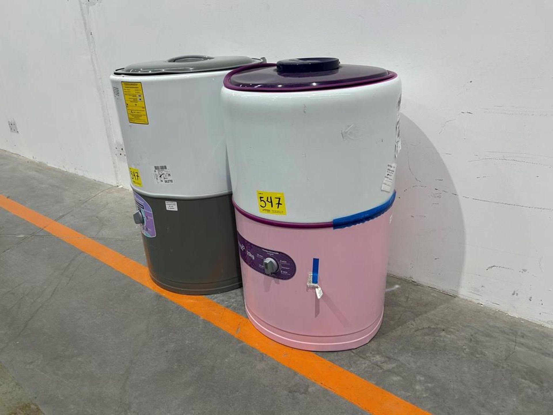 Lote de 2 lavadoras contiene: 1 Lavadora de 21KG Marca KOBLENZ, Modelo LRKF21P, Serie 031977, Color - Image 3 of 10