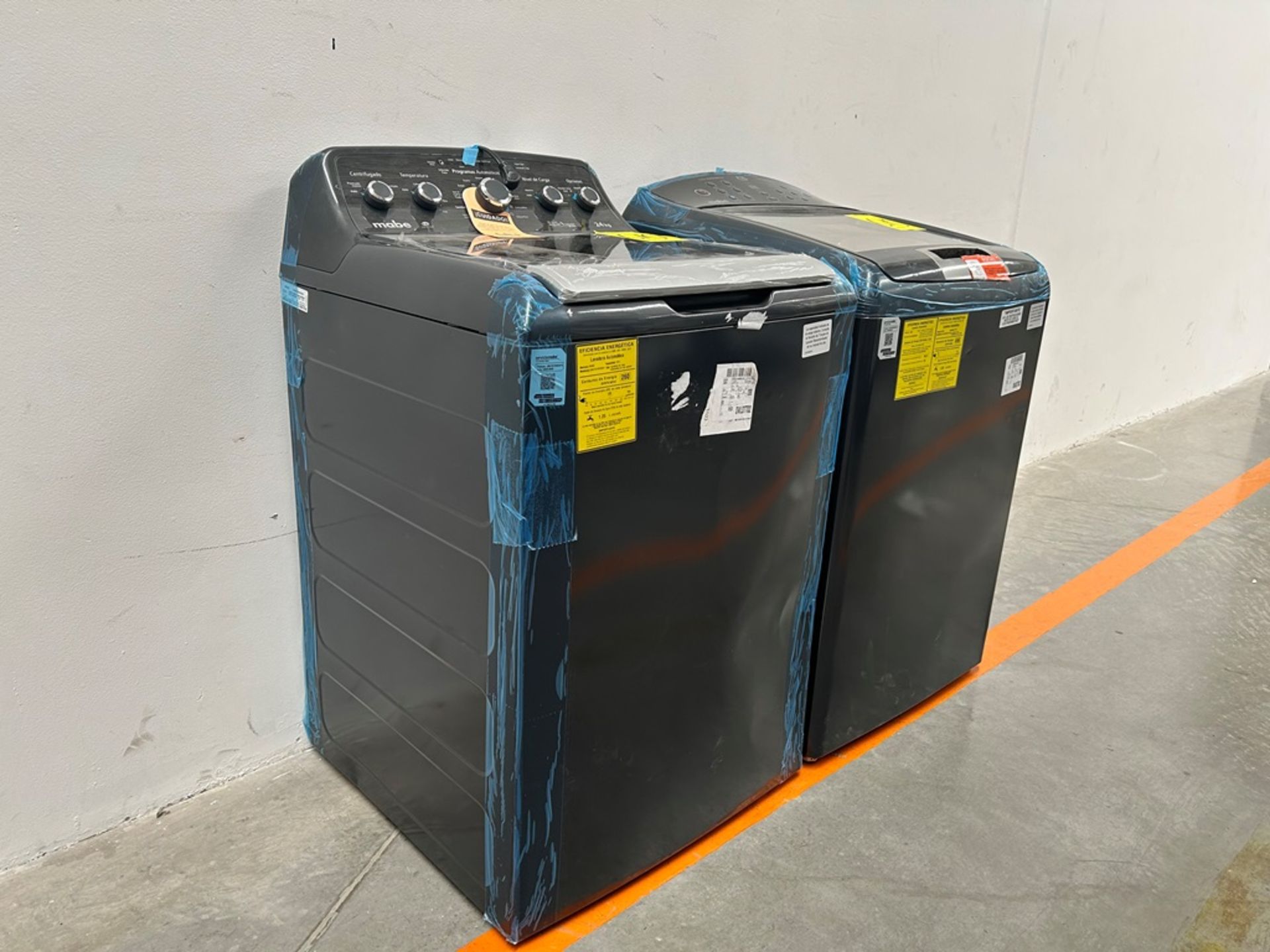 Lote de 2 lavadoras contiene: 1 Lavadora de 24 KG, Marca MABE, Modelo LMA7415WDAB10, Serie S18509, - Image 3 of 10