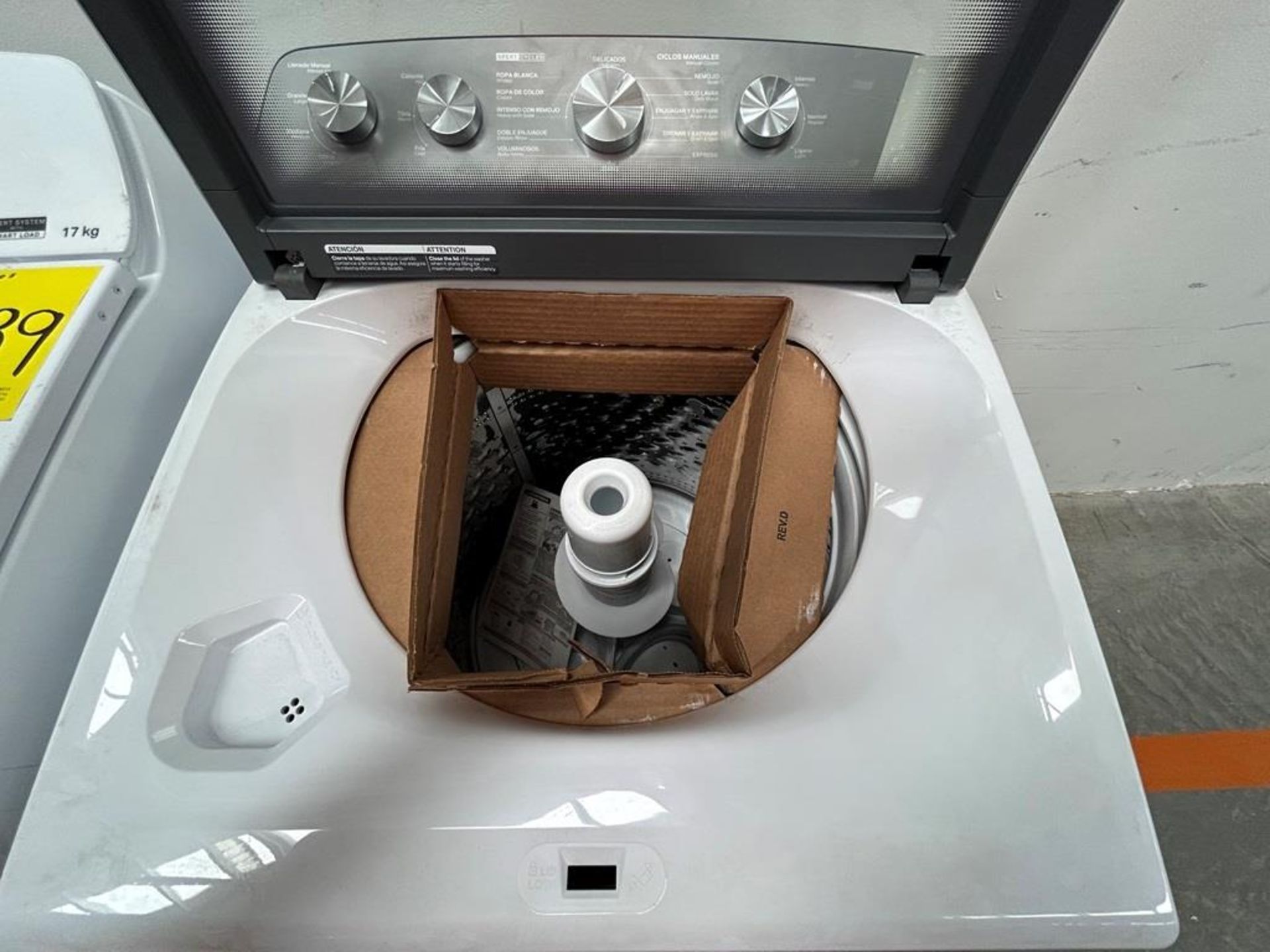 Lote de 2 lavadoras contiene: 1 Lavadora de 22 KG Marca WHIRLPOOL, Modelo 8MWTW22224WJM0, Serie 255 - Image 4 of 10