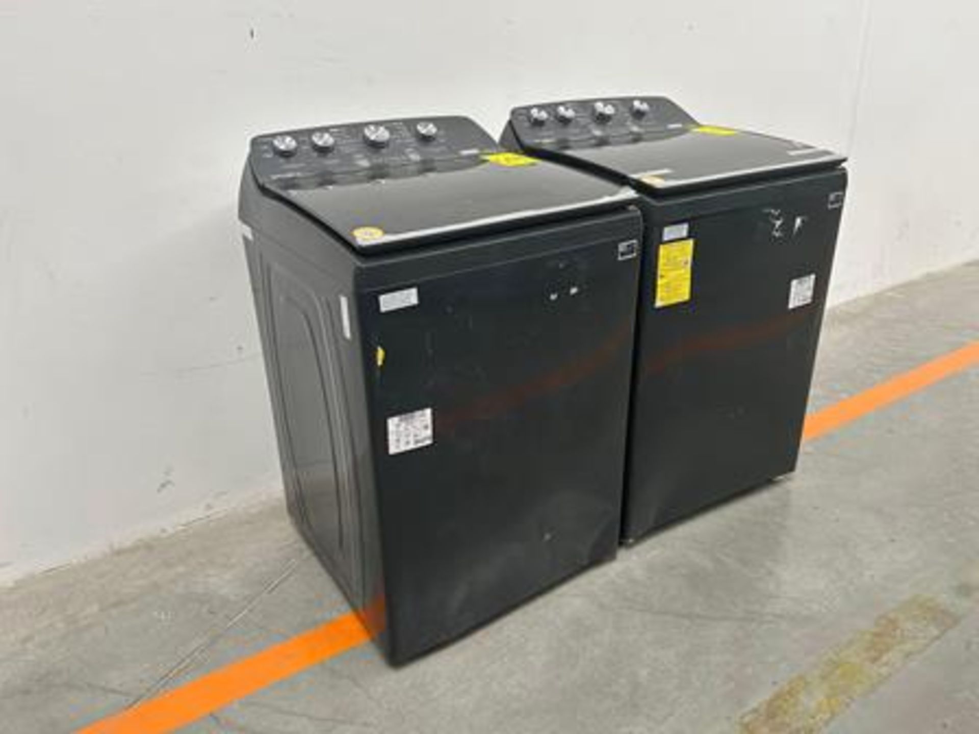 Lote de 2 lavadoras, Contiene: 1 lavadora de 20 Kg Marca WHIRLPOOL, Modelo 8MWTW2024WLG0, Serie 197 - Image 3 of 11