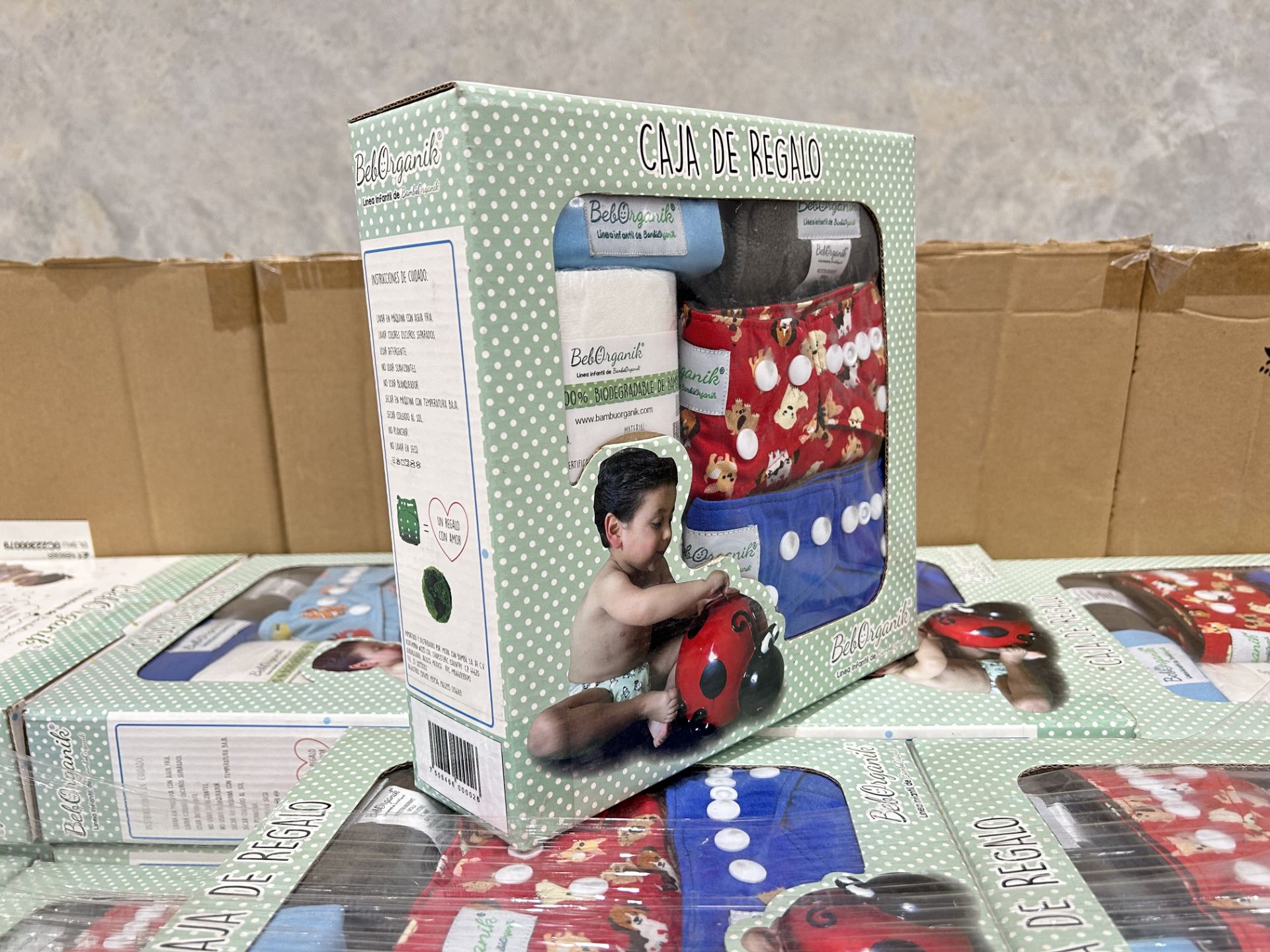 11 Cajas de regalo de pañales de tela, Marca Bambú Organik, para niño - Image 3 of 16