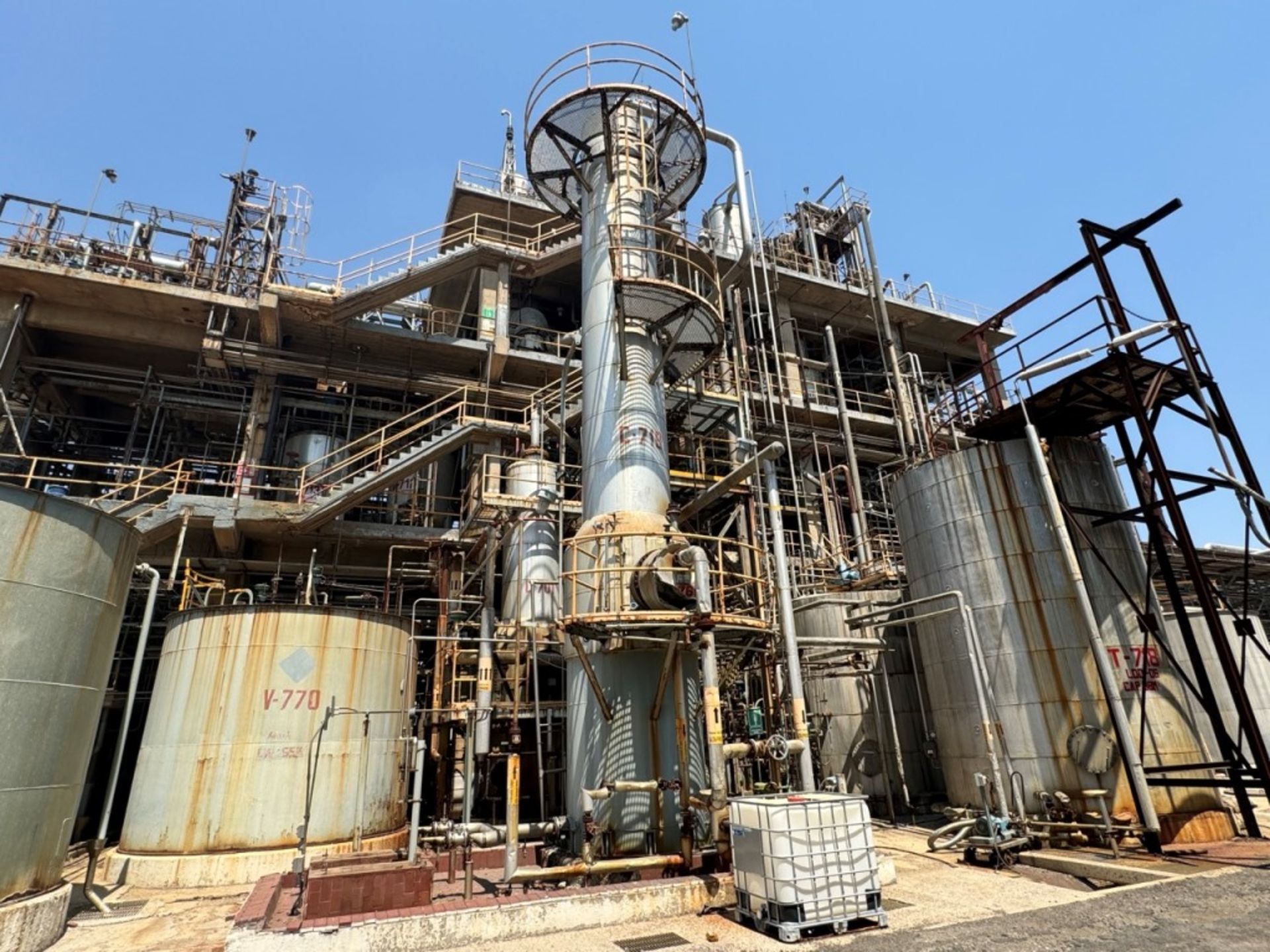 Complete industrial plant for chemical process, with capacity to produce 85,000 tons/year of Caprol - Image 26 of 86