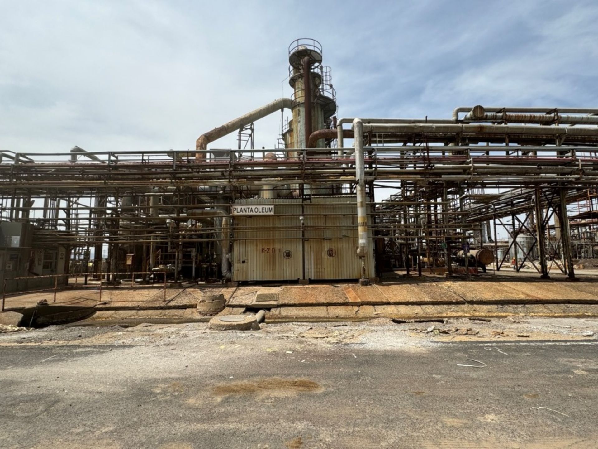 Complete industrial plant for chemical process of obtaining OLEUM, with a capacity to produce 117,2