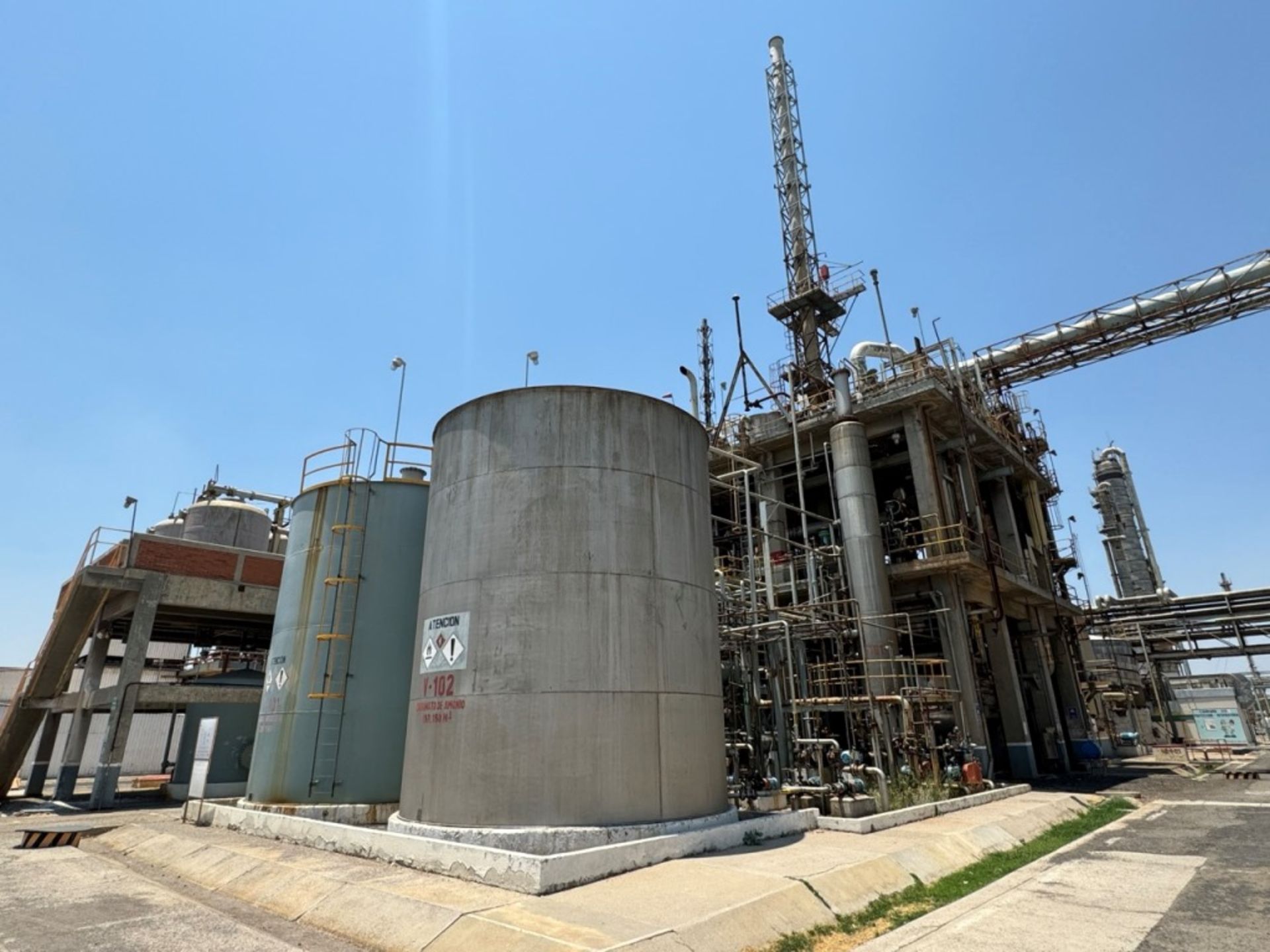 Complete industrial plant for 2 different chemical processes, one with a capacity to produce 64,600 - Image 19 of 90