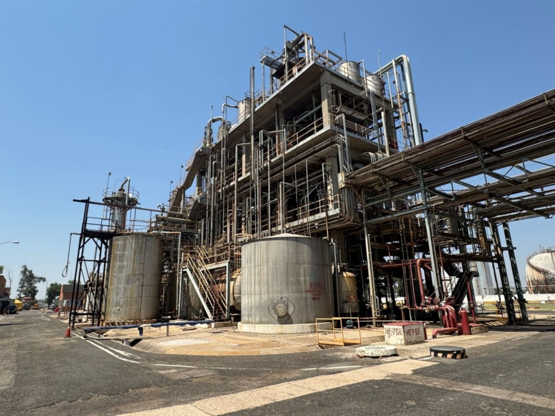Complete industrial plant for chemical process, with capacity to produce 85,000 tons/year of Caprol - Image 7 of 86