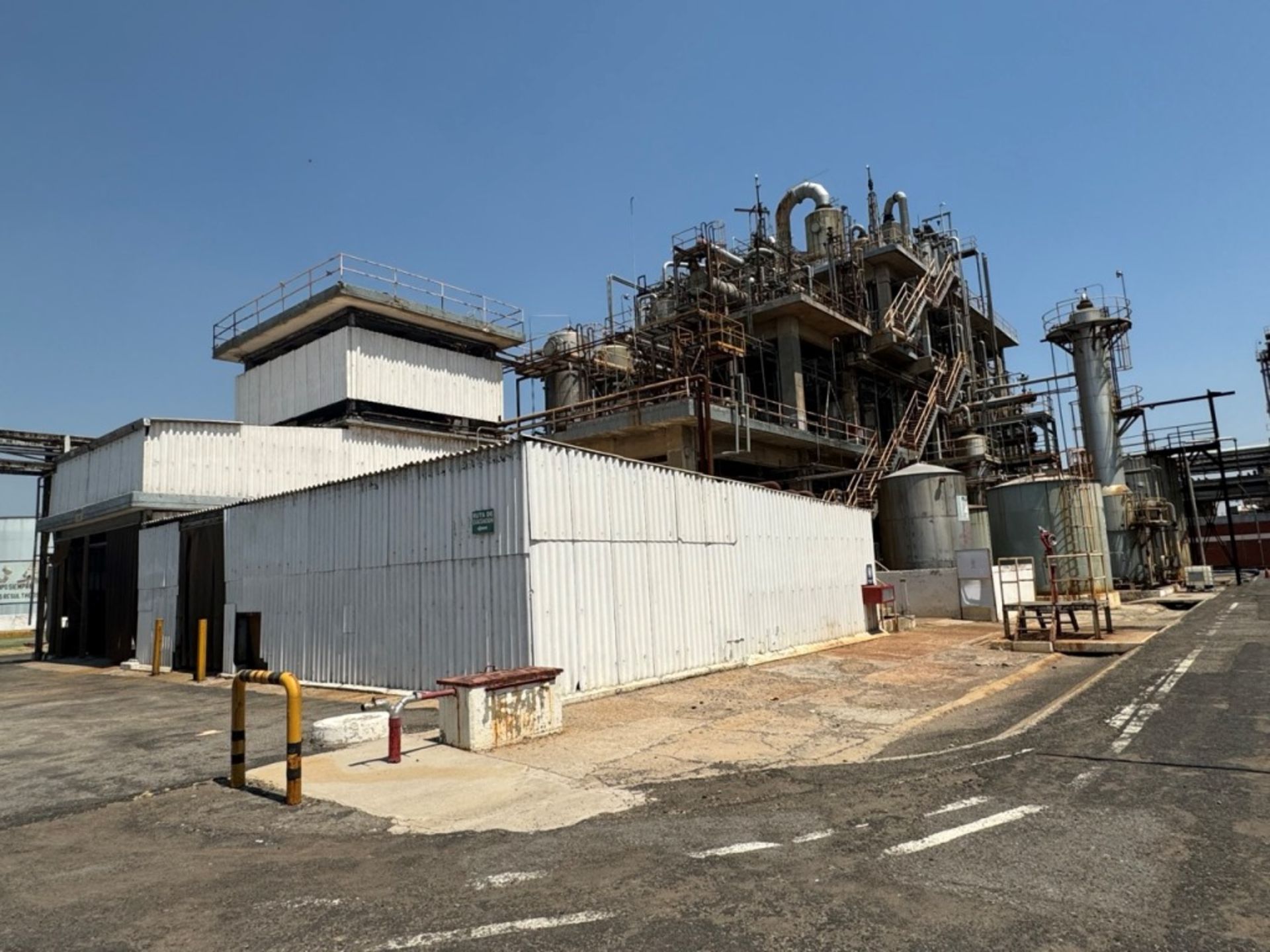 Complete industrial plant for chemical process, with capacity to produce 85,000 tons/year of Caprol - Image 11 of 86