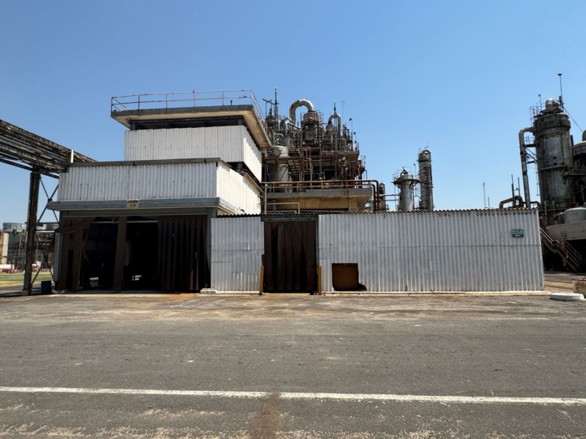 Complete industrial plant for chemical process, with capacity to produce 85,000 tons/year of Caprol - Image 10 of 86