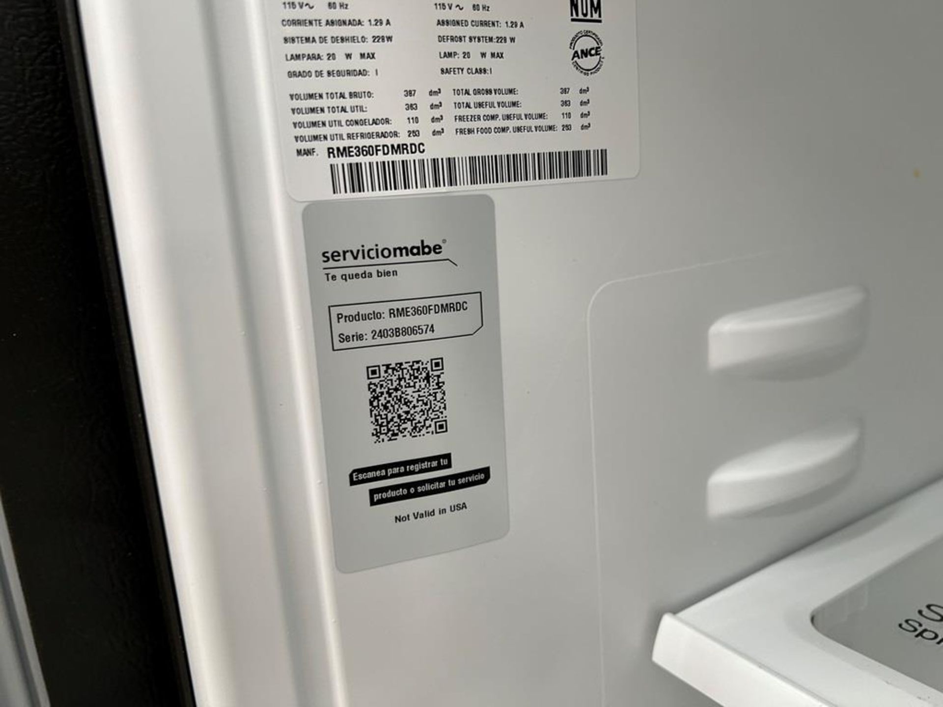 Lote de 2 refrigeradores contiene: 1 Refrigerador con dispensador de agua Marca MABE, Modelo RME360 - Image 14 of 16