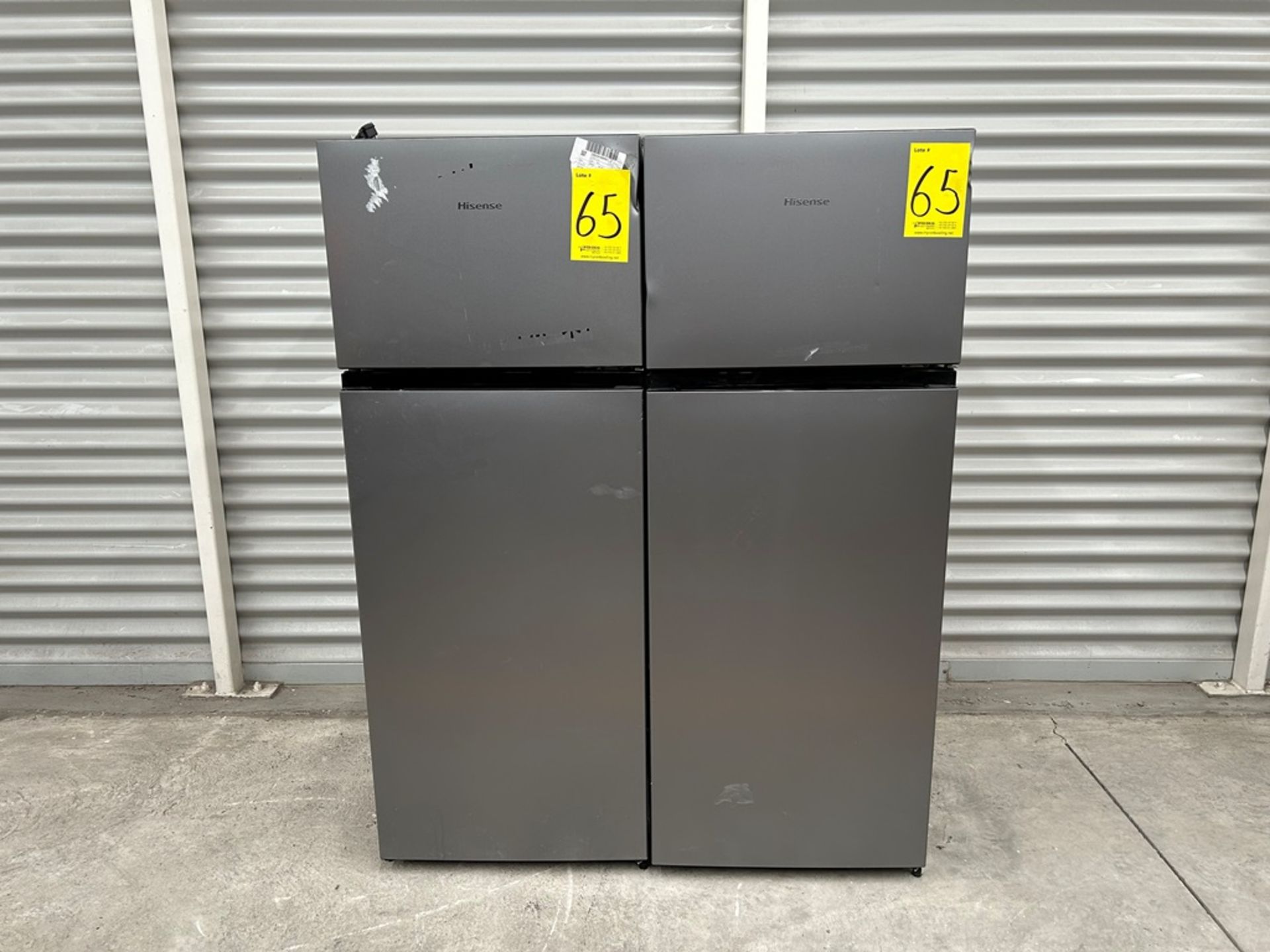 Lote de 2 refrigeradores contiene: 1 Refrigerador Marca HISENSE, Modelo RT80D6AGX, Color GRIS; 1 Re