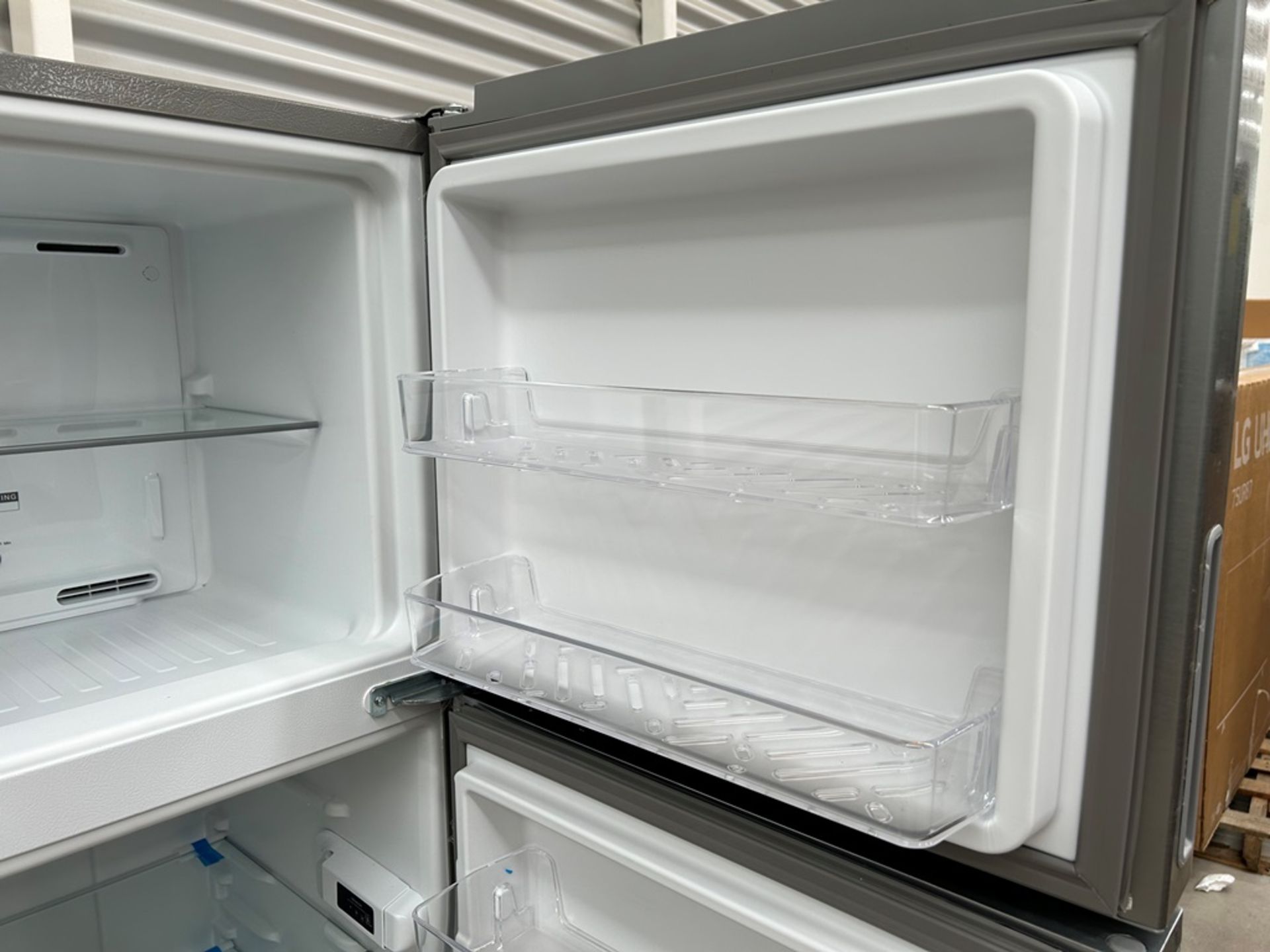Lote de 2 refrigeradores contiene: 1 Refrigerador Marca WHIRPOOL, Modelo WT1230K, Serie 91306, Colo - Image 6 of 17