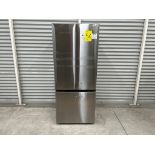 Refrigerador Marca ATVIO, Modelo ATR18FS2D, Serie 01504, Color GRIS (Equipo de devolución)