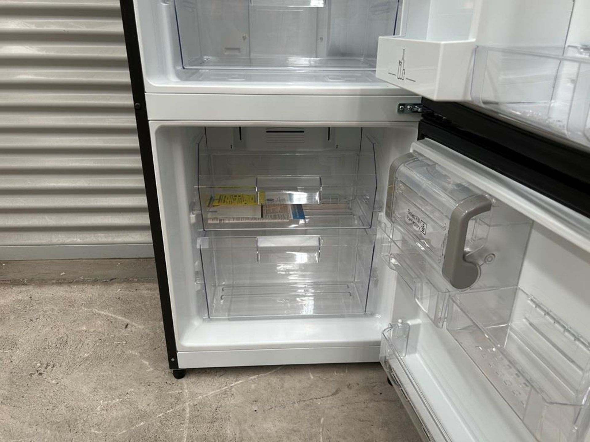 Refrigerador con dispensador de agua Marca MABE, Modelo RMB400IAMRM, Serie 15163, Color GRIS (Equip - Image 6 of 10