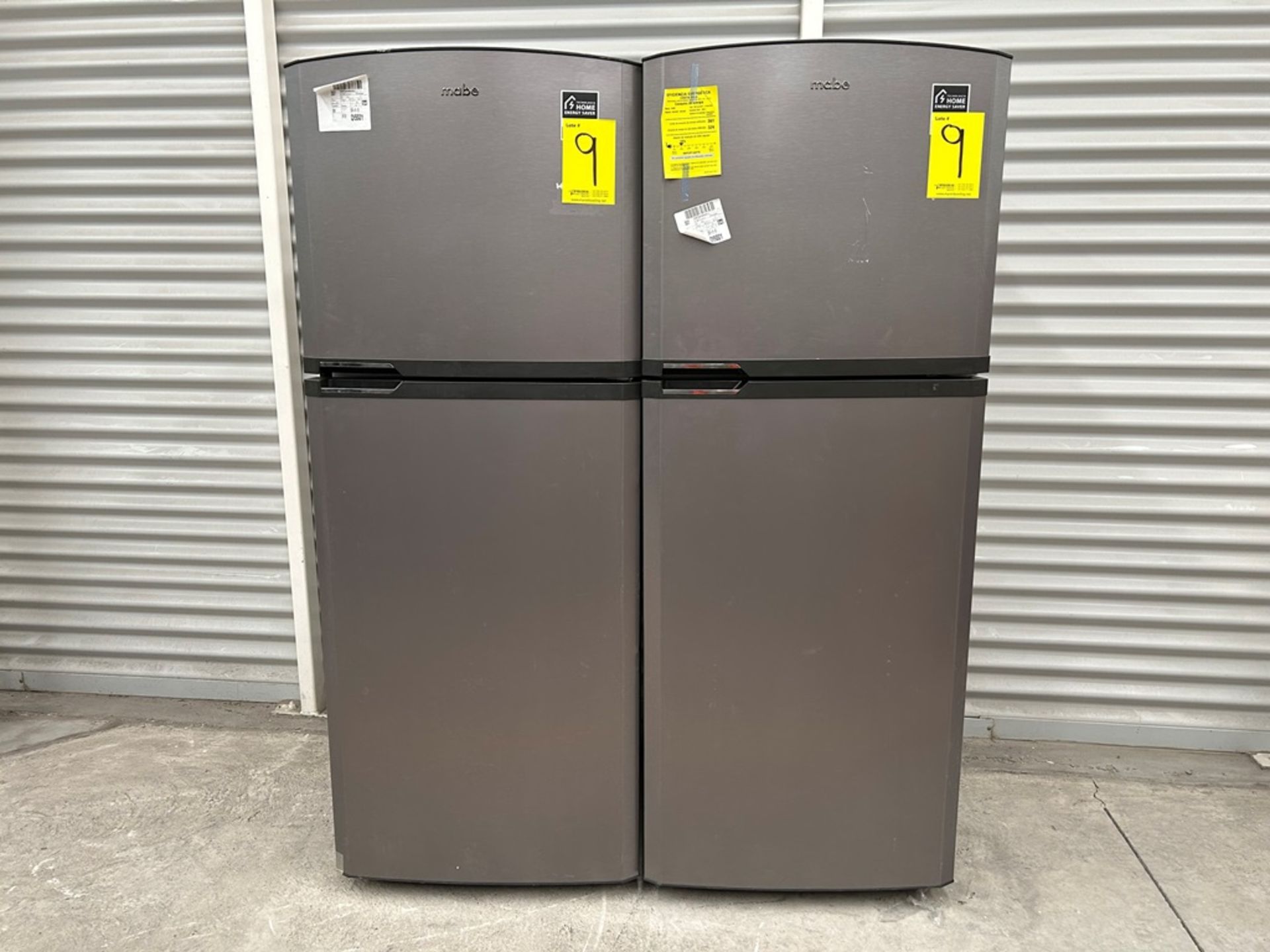 Lote de 2 refrigeradores contiene: 1 Refrigerador Marca MABE, Modelo RME360PVMRM0, Serie 01177, Col