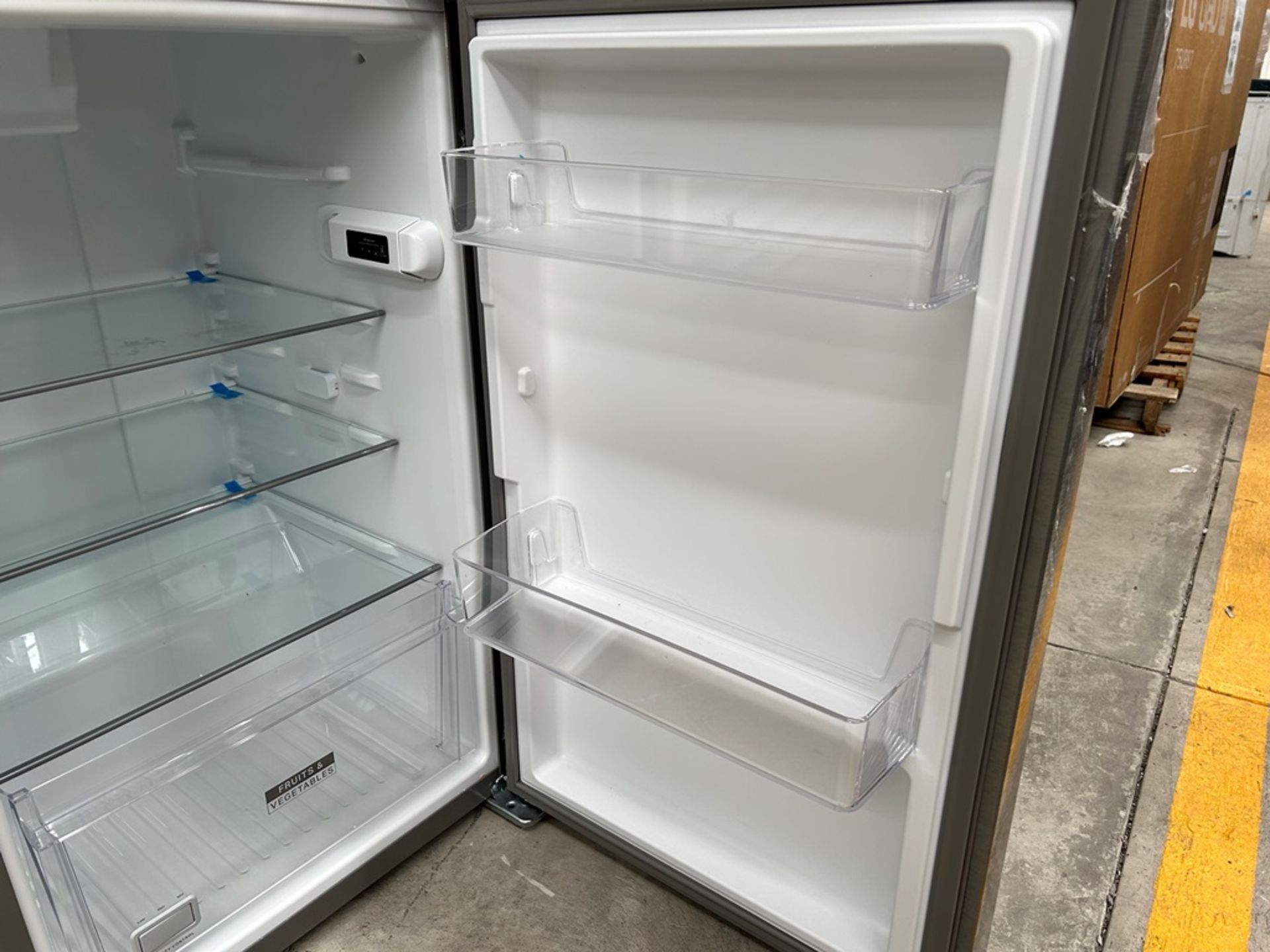 Lote de 2 refrigeradores contiene: 1 Refrigerador Marca WHIRPOOL, Modelo WT1230K, Serie 91306, Colo - Image 8 of 17