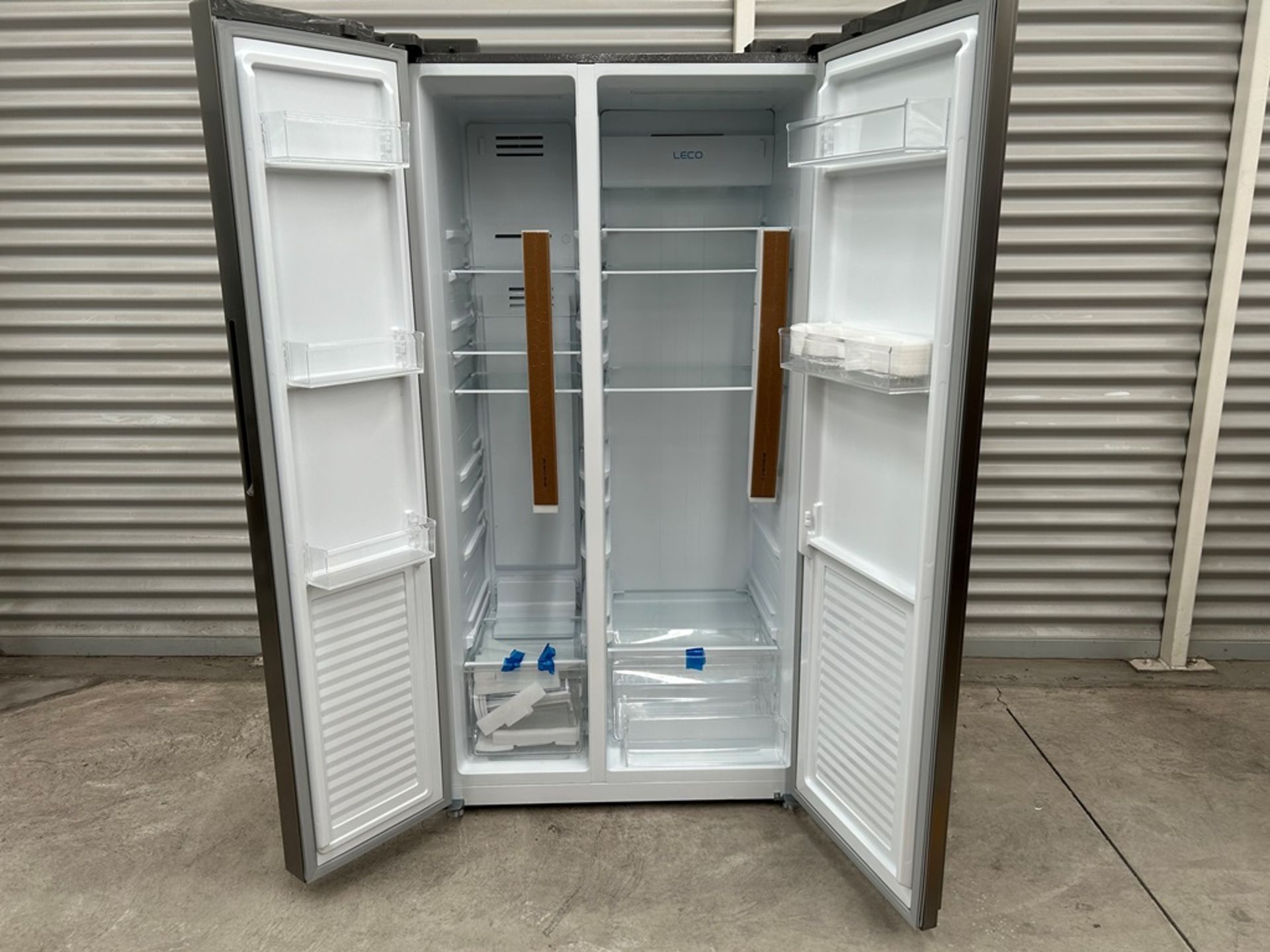 Refrigerador Marca OSTER, Modelo OSSBSME20SSEVI, Serie 80016, Color GRIS (Equipo de devolución) - Image 4 of 10