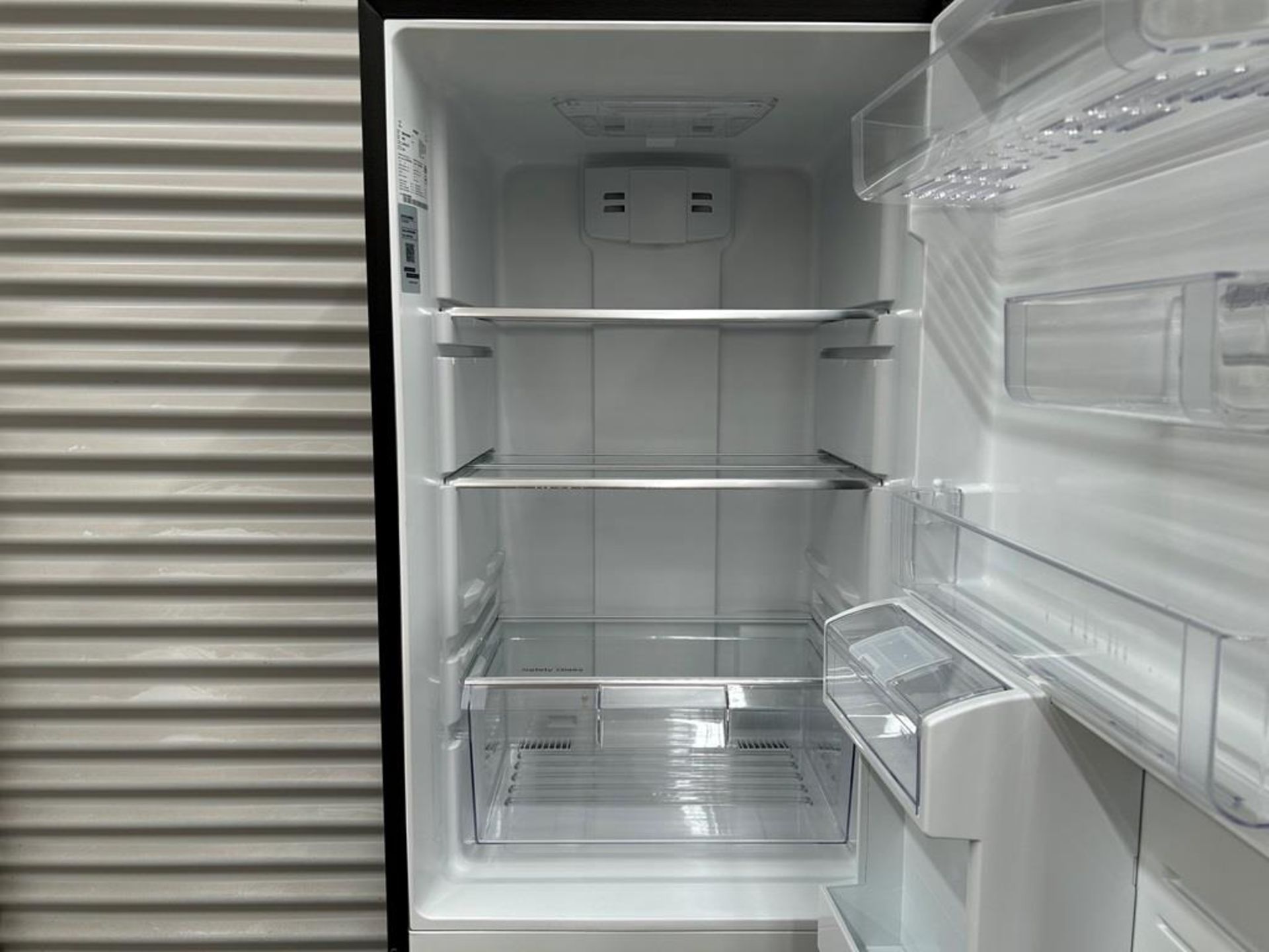 Refrigerador con dispensador de agua Marca MABE, Modelo RMB400IAMRM, Serie 15163, Color GRIS (Equip - Image 5 of 10