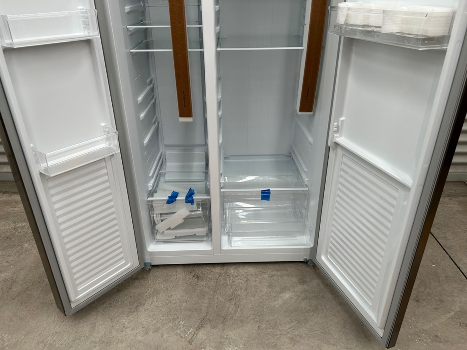 Refrigerador Marca OSTER, Modelo OSSBSME20SSEVI, Serie 80016, Color GRIS (Equipo de devolución) - Bild 6 aus 10