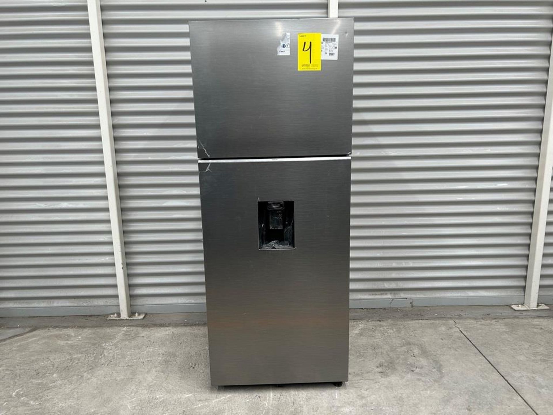 Refrigerador con dispensador de agua Marca SAMSUNG, Modelo RT42DG6734S9, Serie 0415P, Color GRIS (E