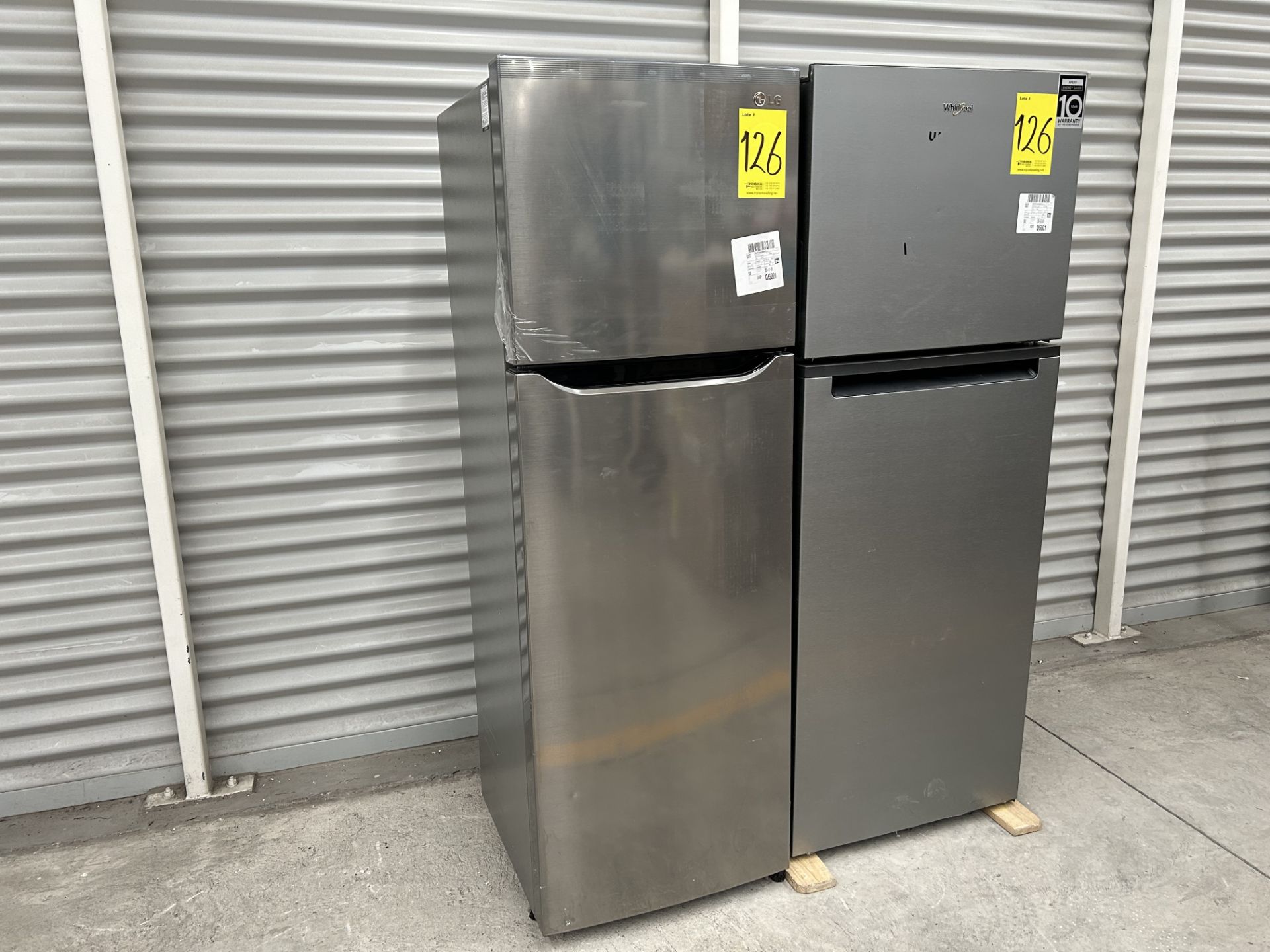 Lote de 2 refrigeradores contiene: 1 Refrigerador Marca LG, Modelo GT29BPPK, Serie 41191, Color GRI - Image 2 of 10