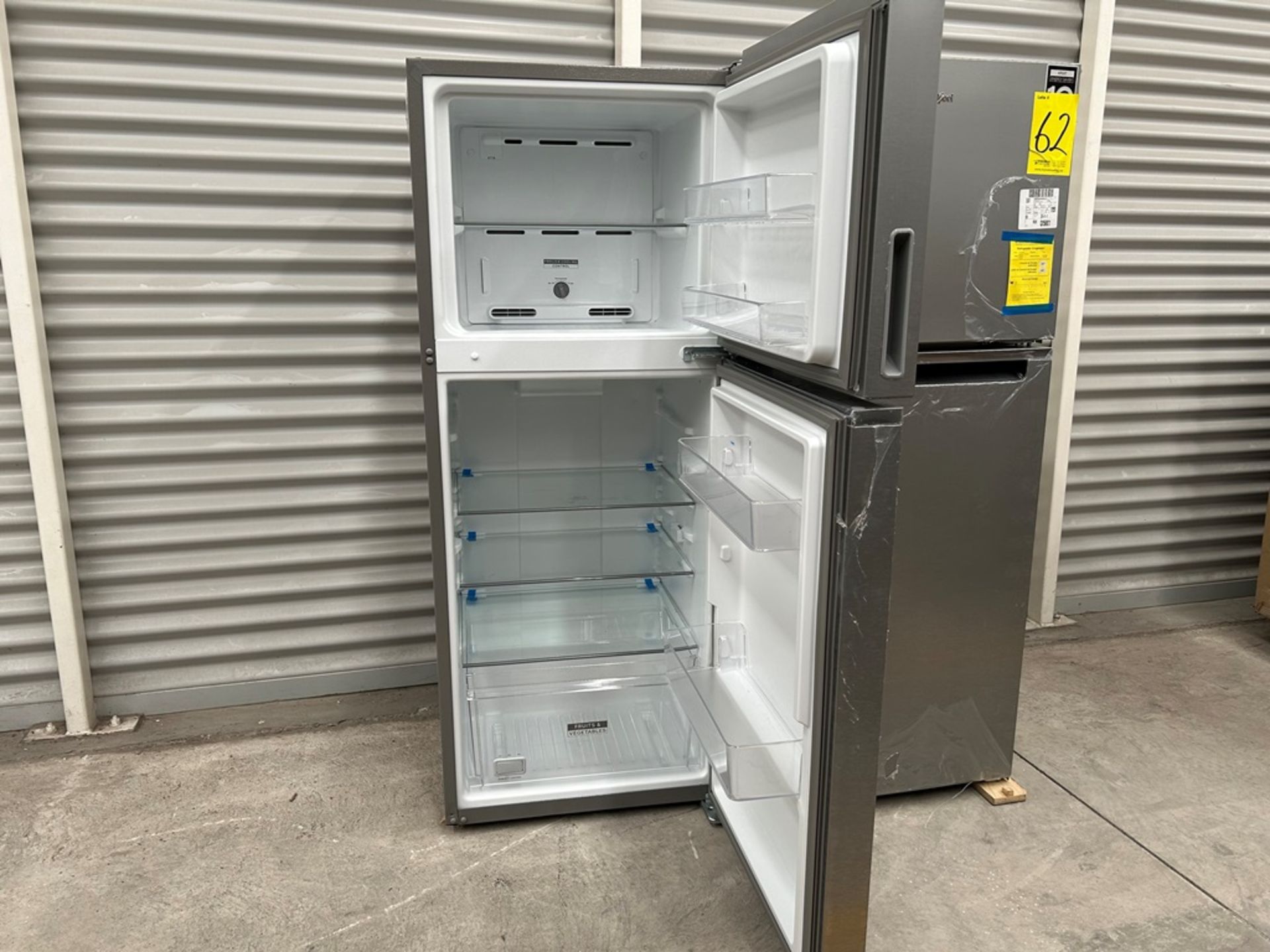 Lote de 2 refrigeradores contiene: 1 Refrigerador Marca WHIRPOOL, Modelo WT1230K, Serie 91306, Colo - Image 4 of 17
