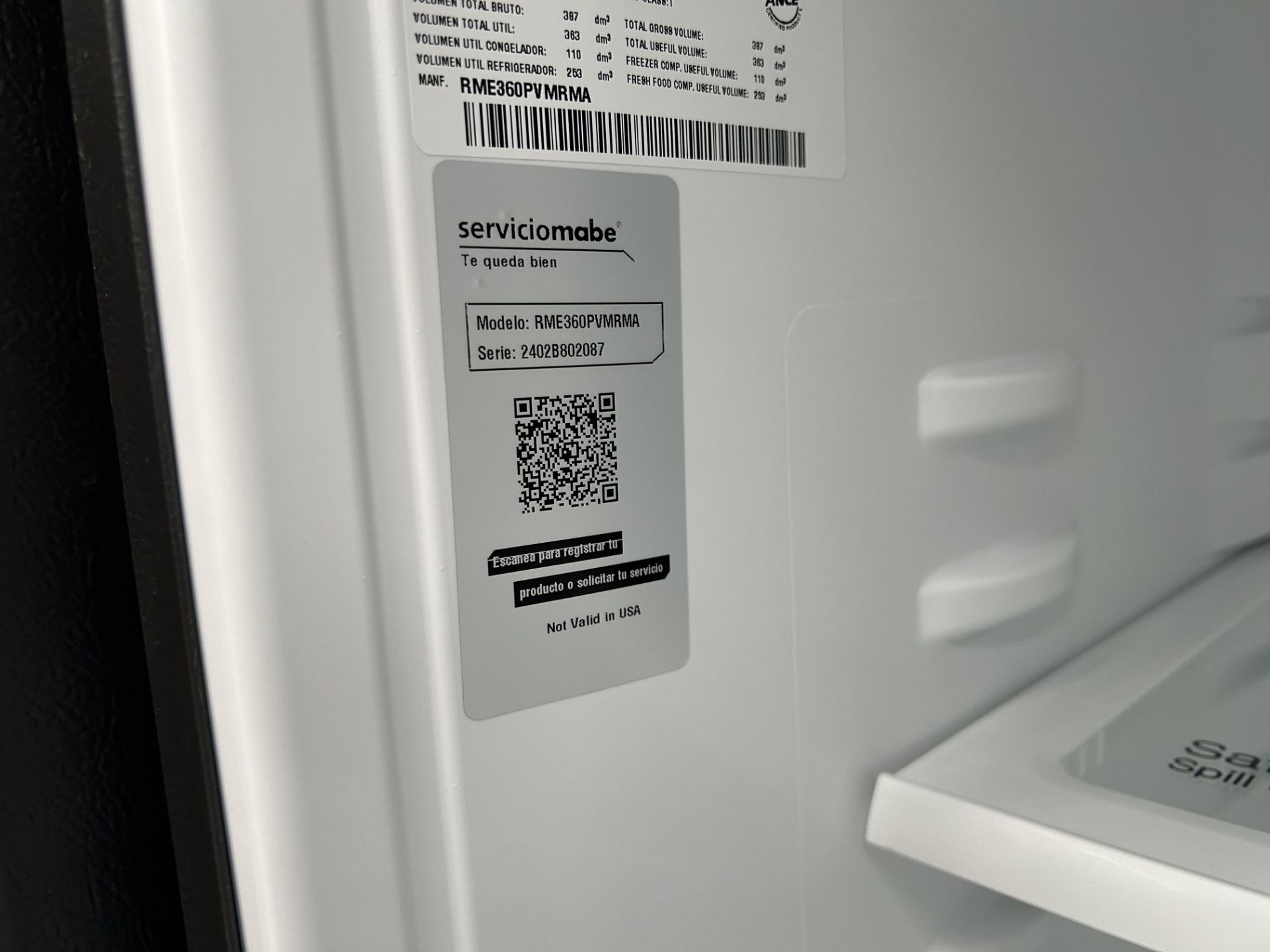 Lote de 2 refrigeradores contiene: 1 Refrigerador con dispensador de agua Marca MABE, Modelo RMB300 - Image 10 of 11